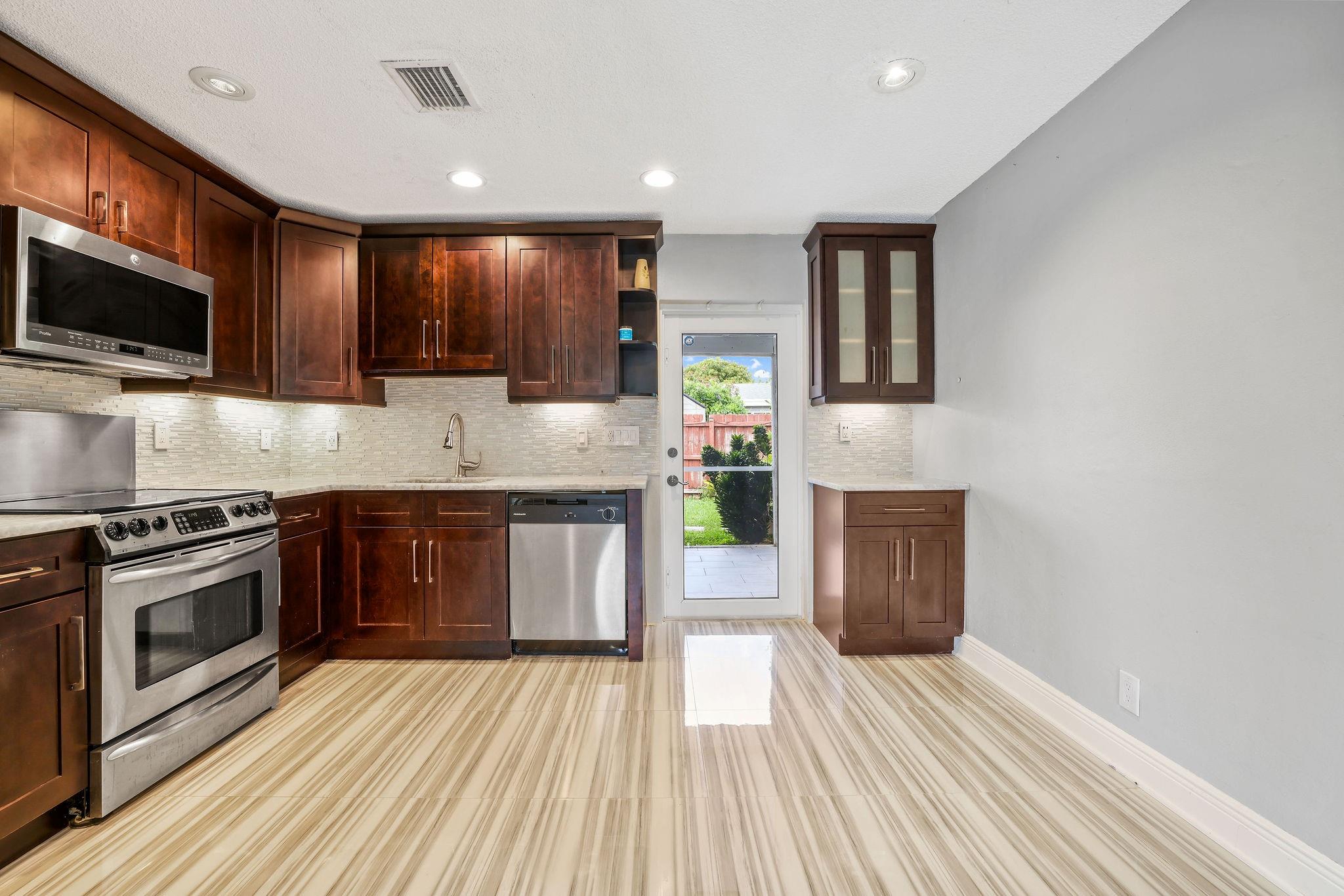 Tamarac Lakes South 62-24 - Residential