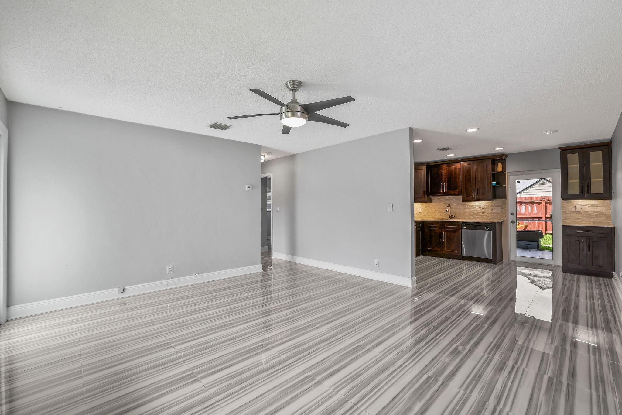 Tamarac Lakes South 62-24 - Residential