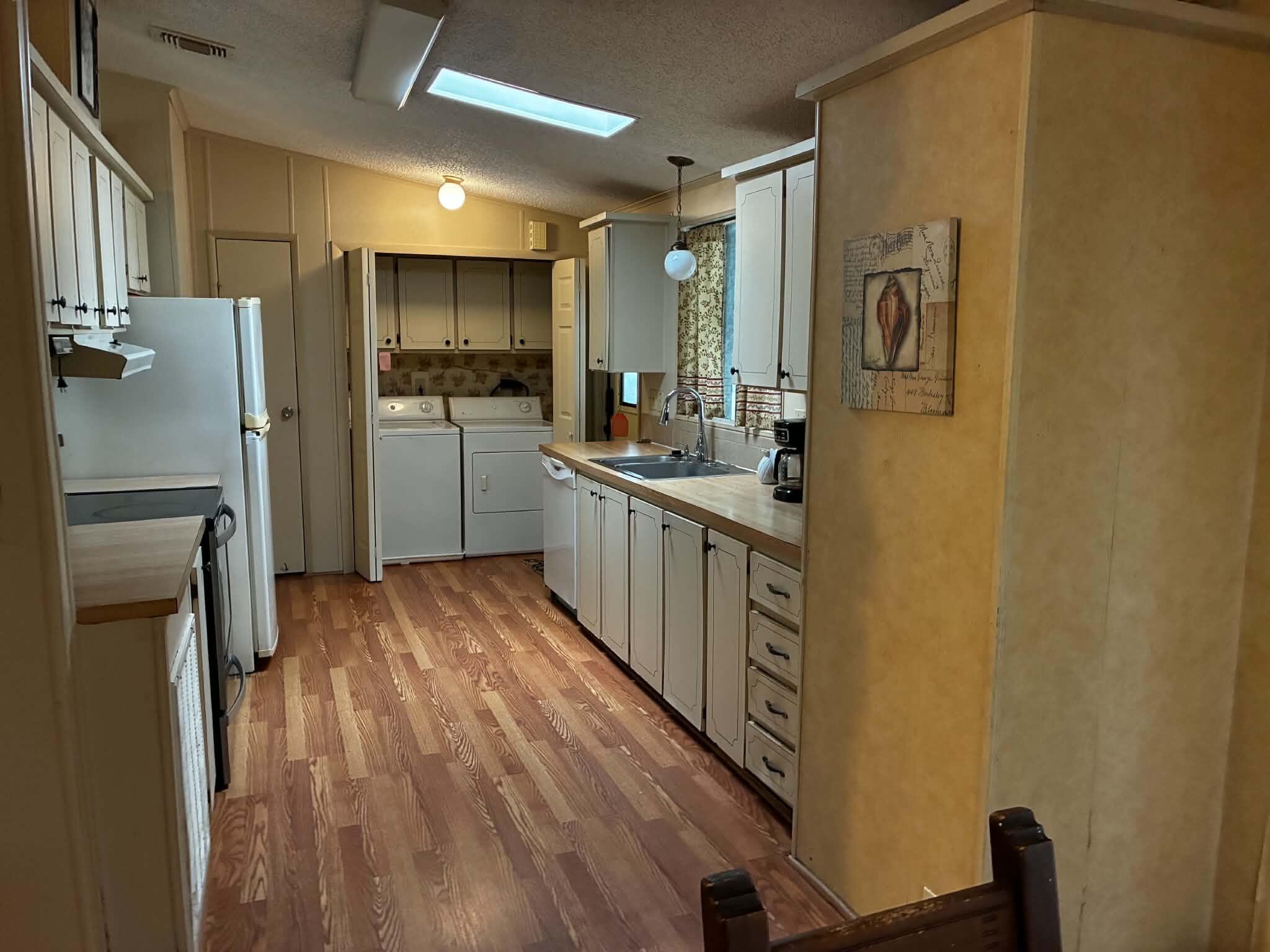 721 Oleander Circle