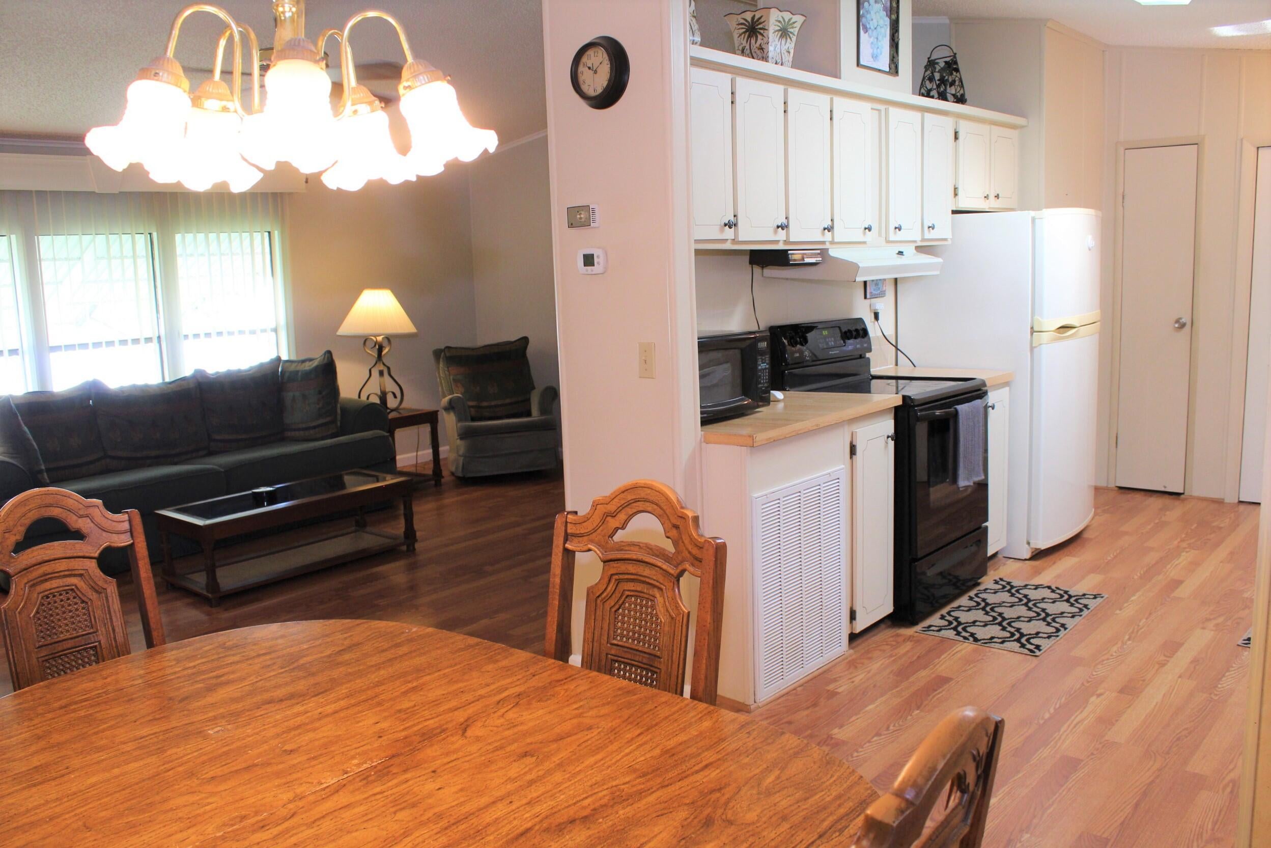 721 Oleander Circle