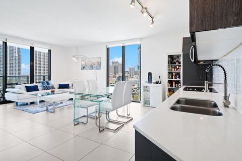 31 SE 6th St 2002 Miami FL 33131