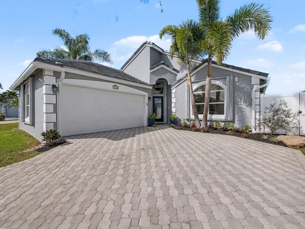 Photo of 7727 Great Glen Circle, Delray Beach, FL 33446 (MLS # F10552879)