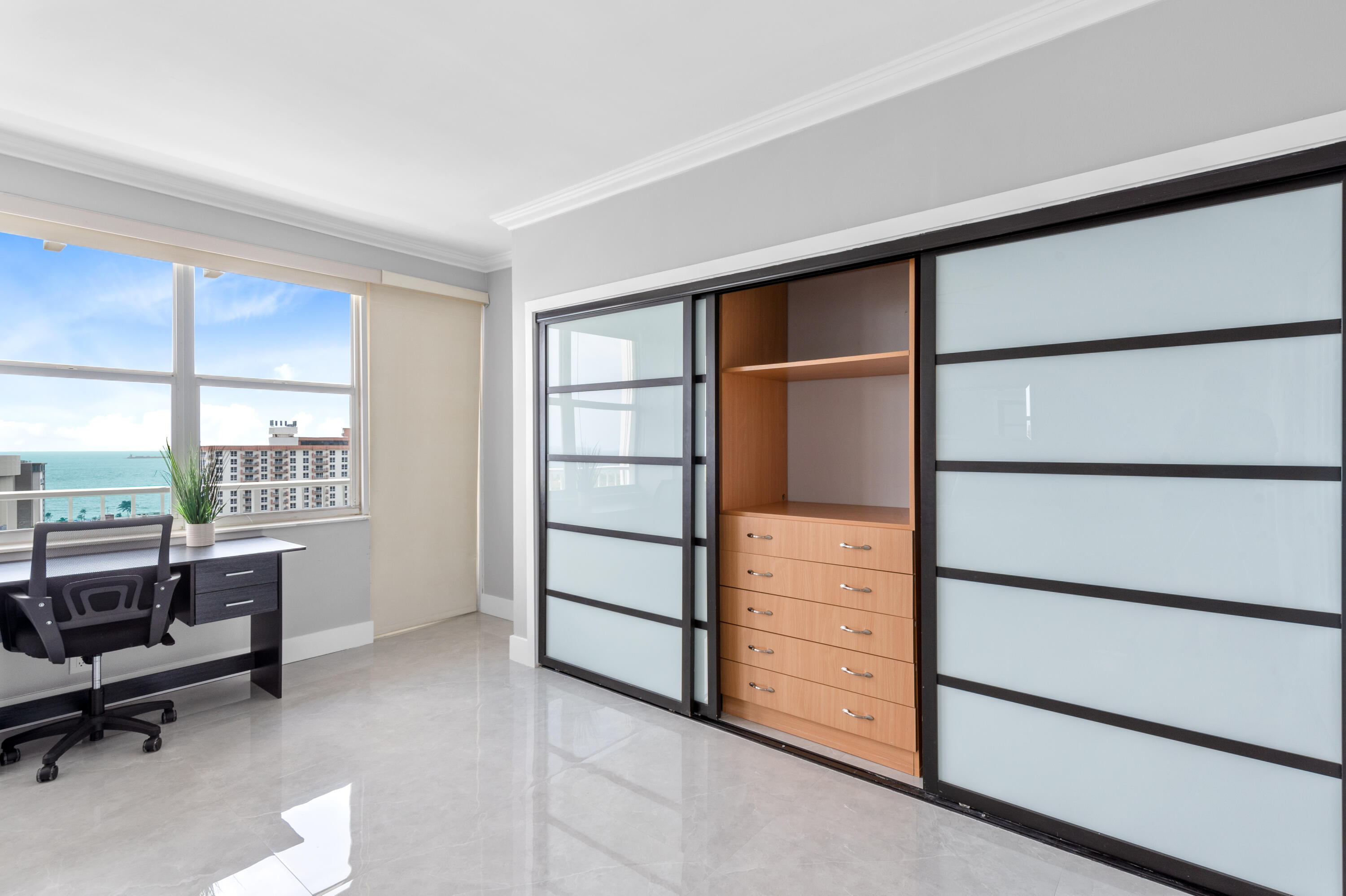 SUNRISE EAST CONDO - Residential Lease