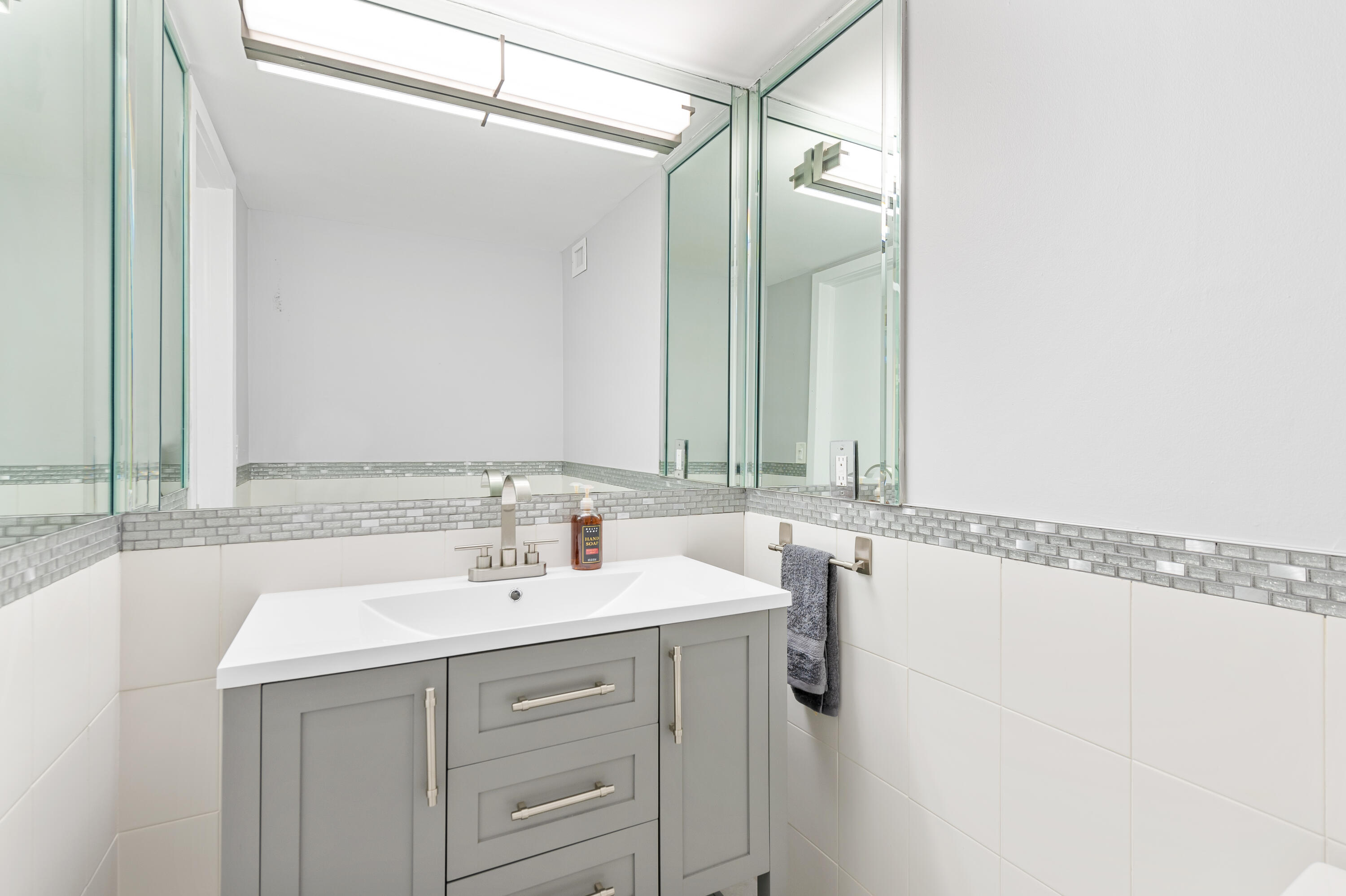 SUNRISE EAST CONDO - Residential Lease