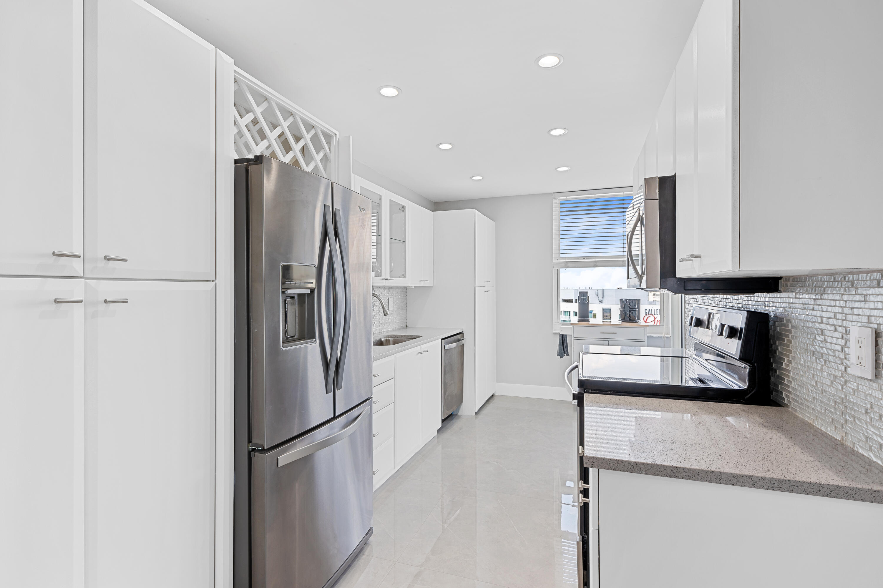 SUNRISE EAST CONDO - Residential Lease
