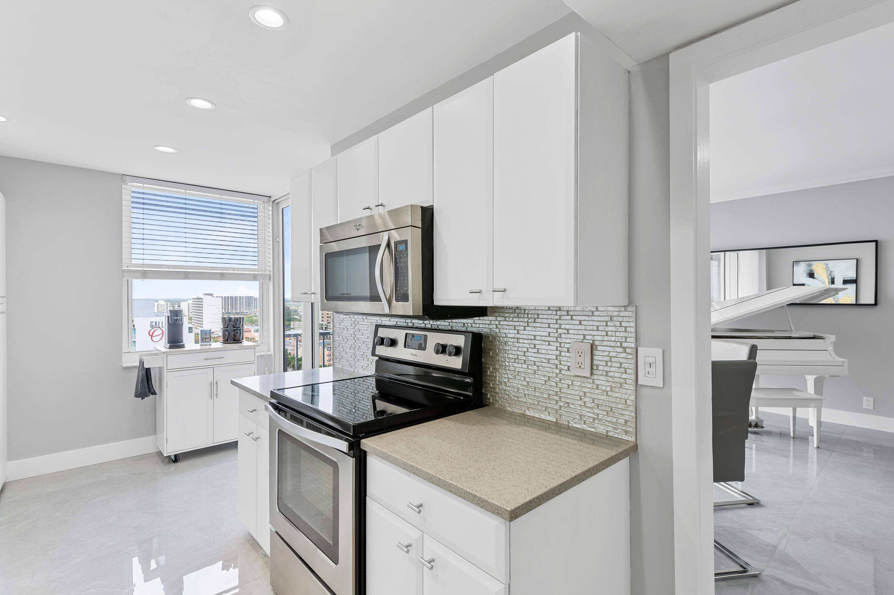 SUNRISE EAST CONDO - Residential Lease