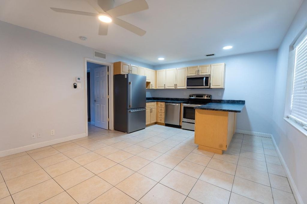 Photo of 1305 NE 16 Terrace #6, Fort Lauderdale, FL 33304 (MLS # R11090031)