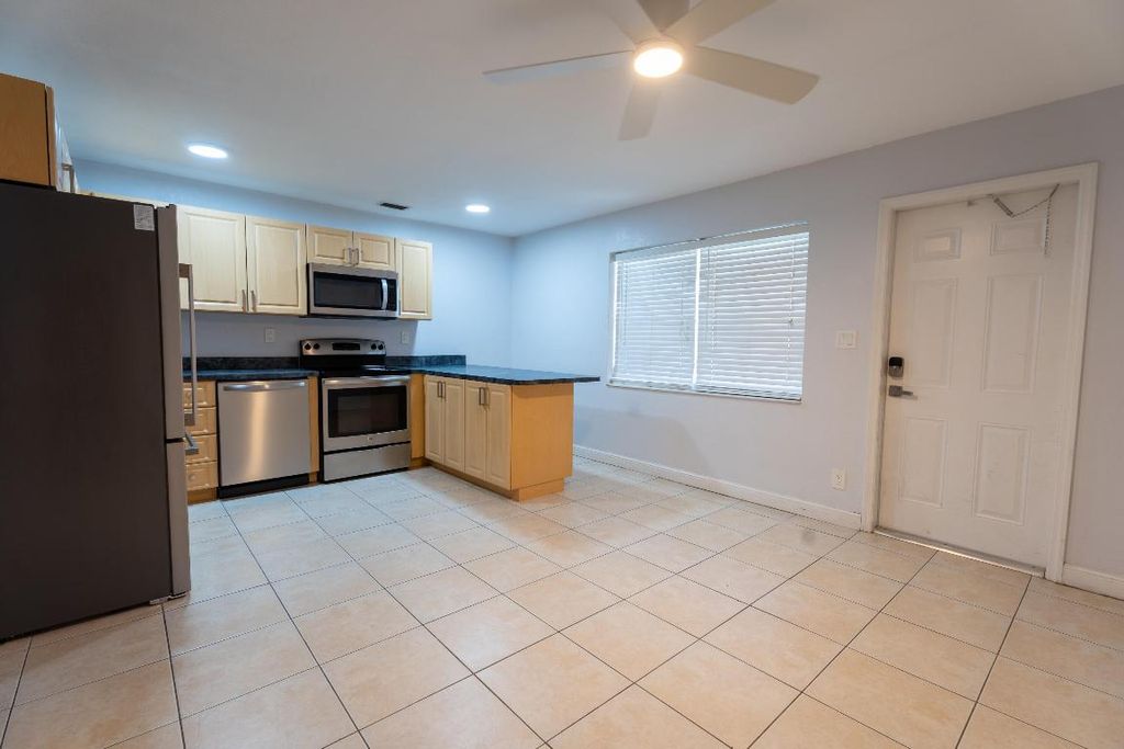 Photo of 1305 NE 16 Terrace #6, Fort Lauderdale, FL 33304 (MLS # R11090031)