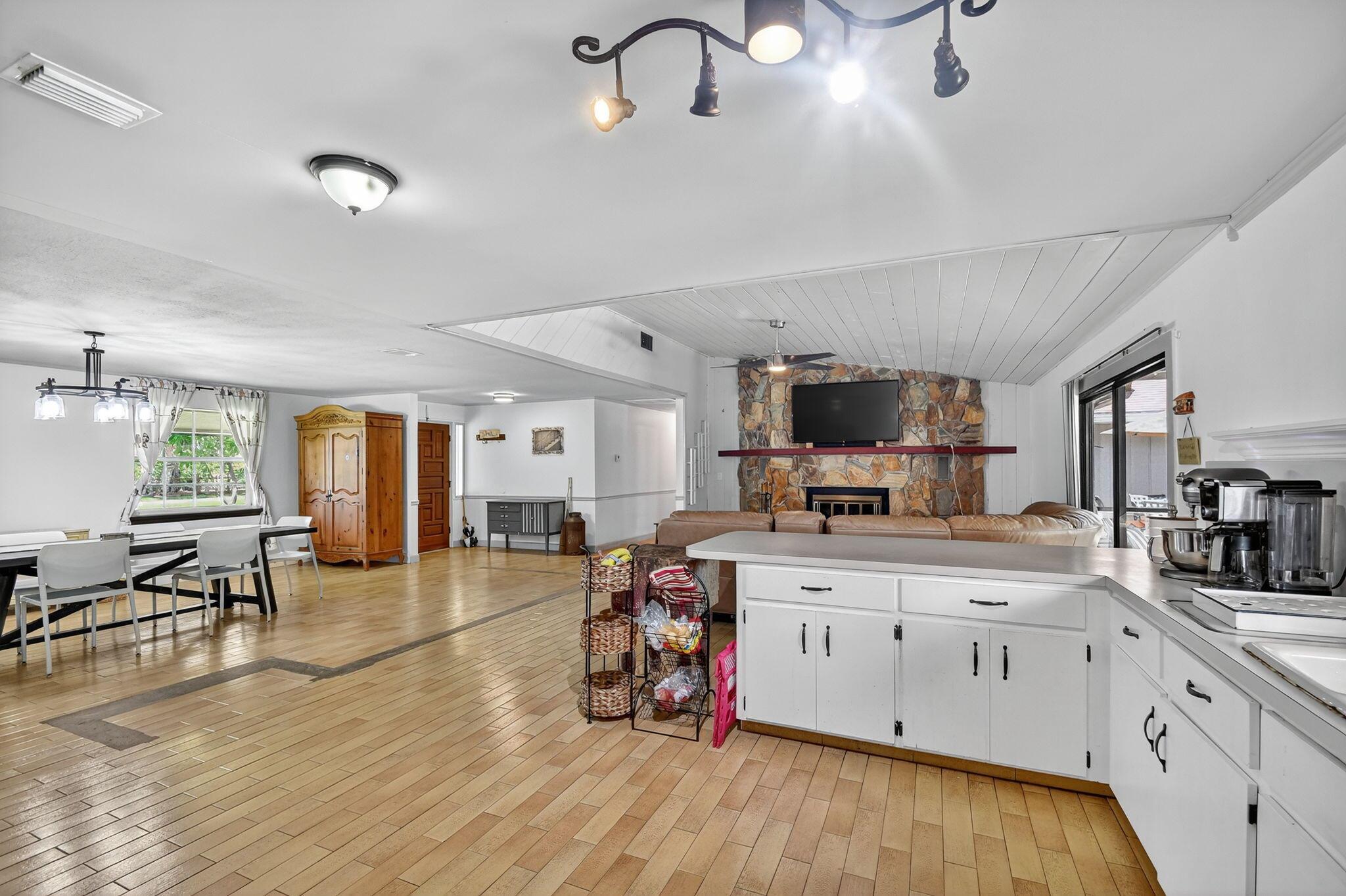 PALM BEACH RANCHETTES - Residential