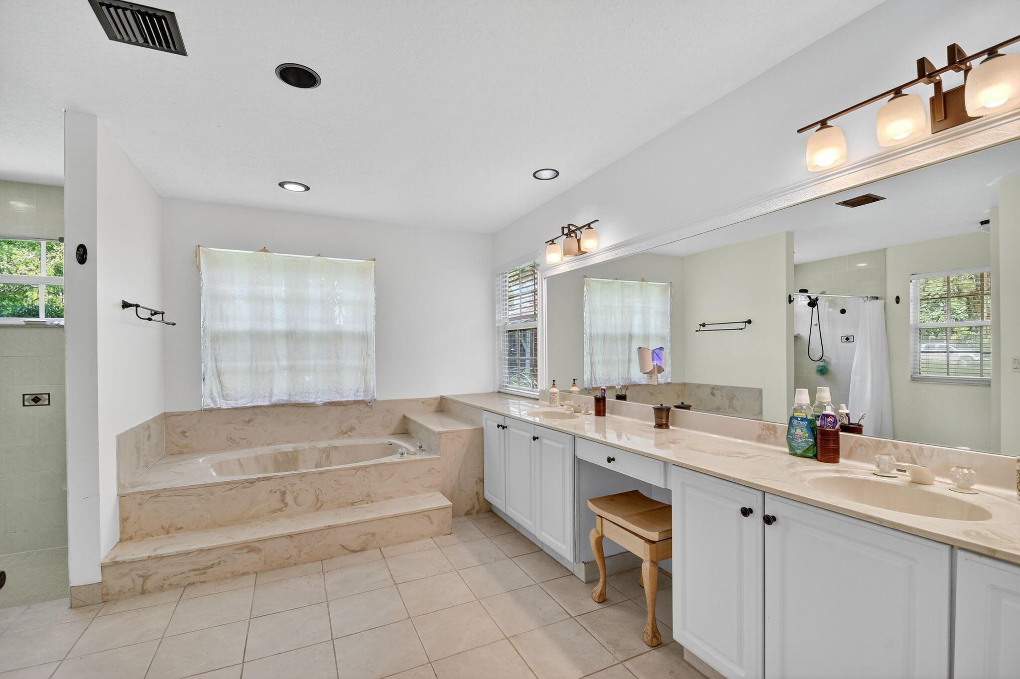 PALM BEACH RANCHETTES - Residential