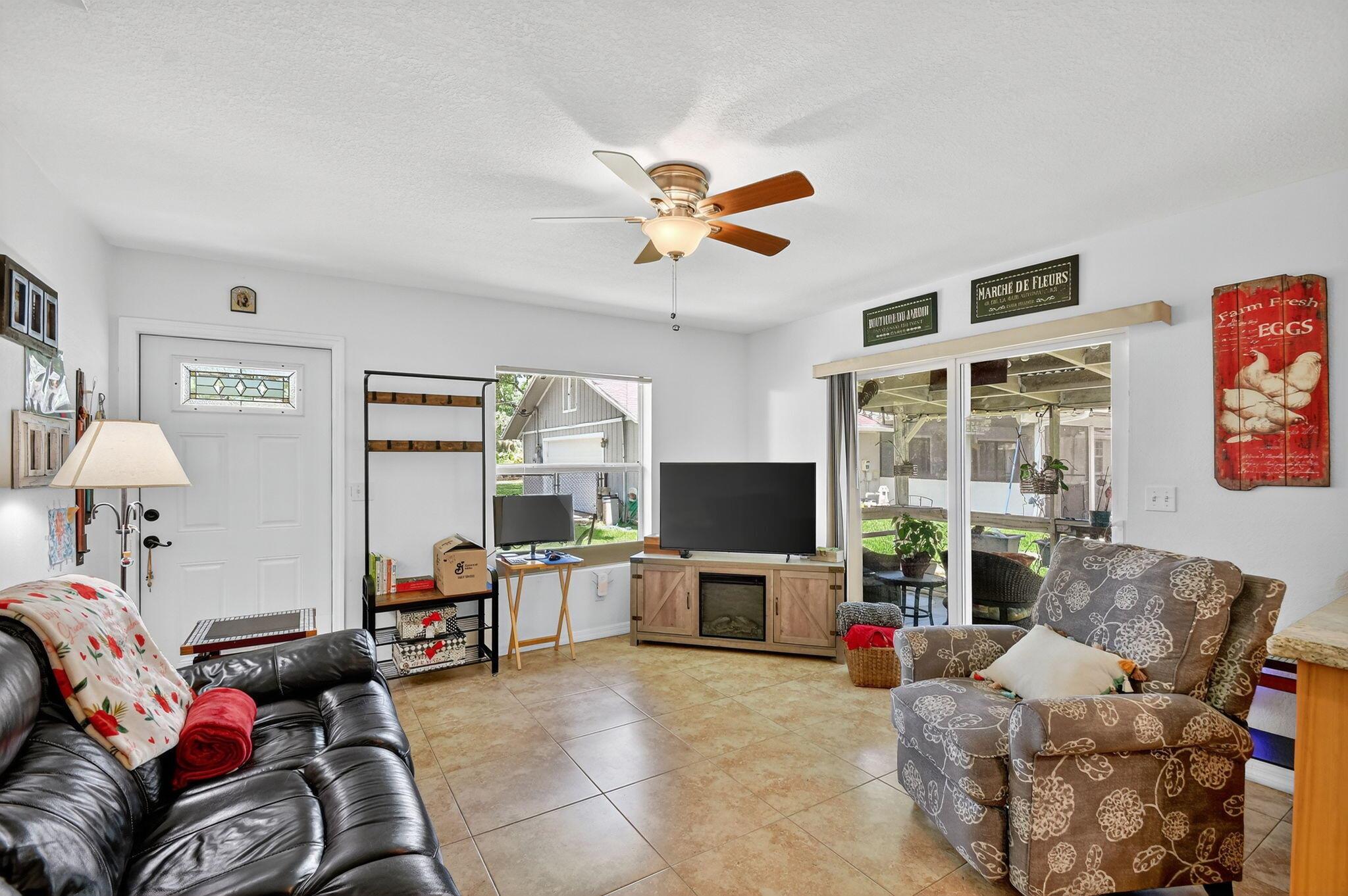 PALM BEACH RANCHETTES - Residential