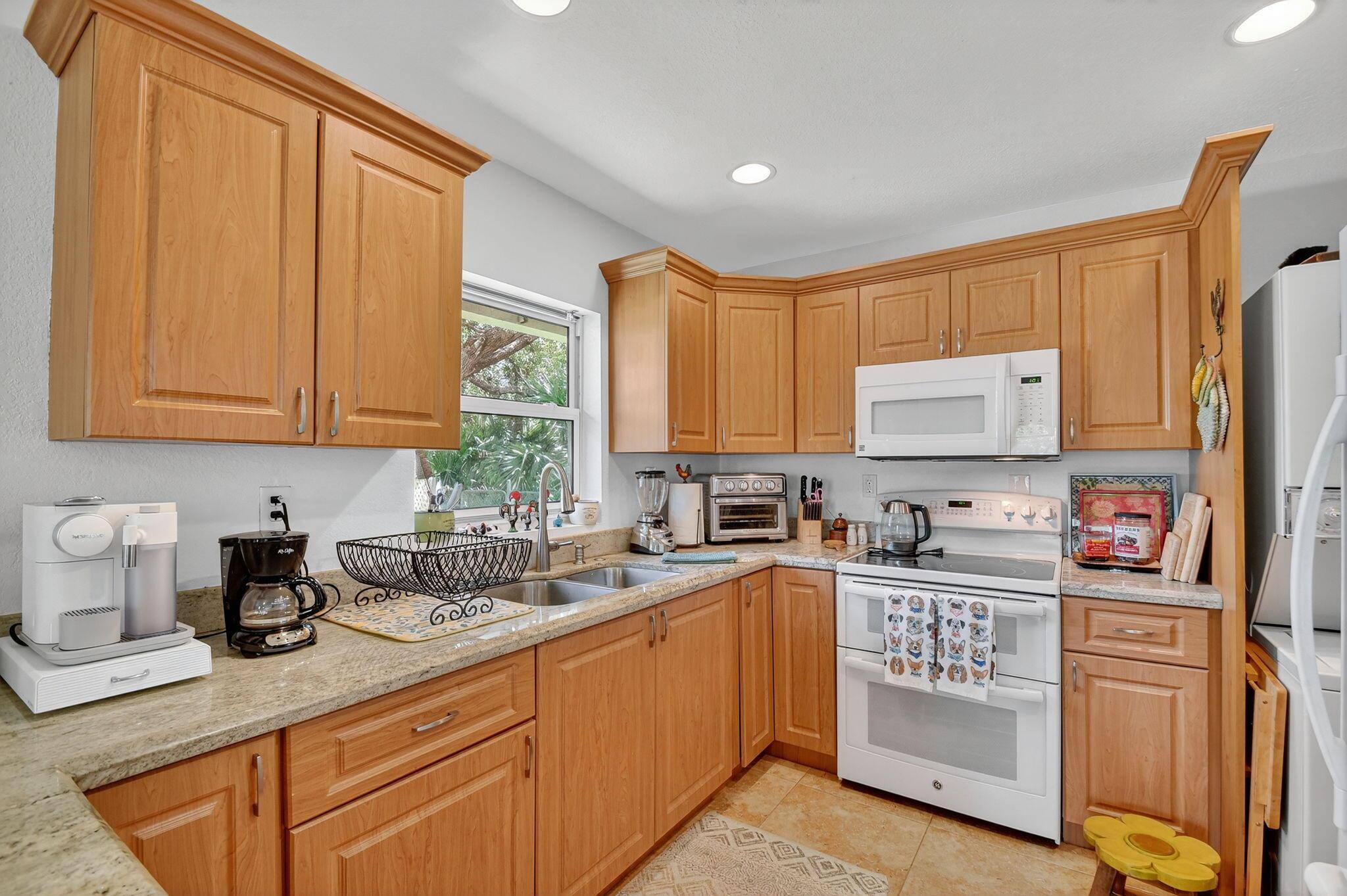 PALM BEACH RANCHETTES - Residential