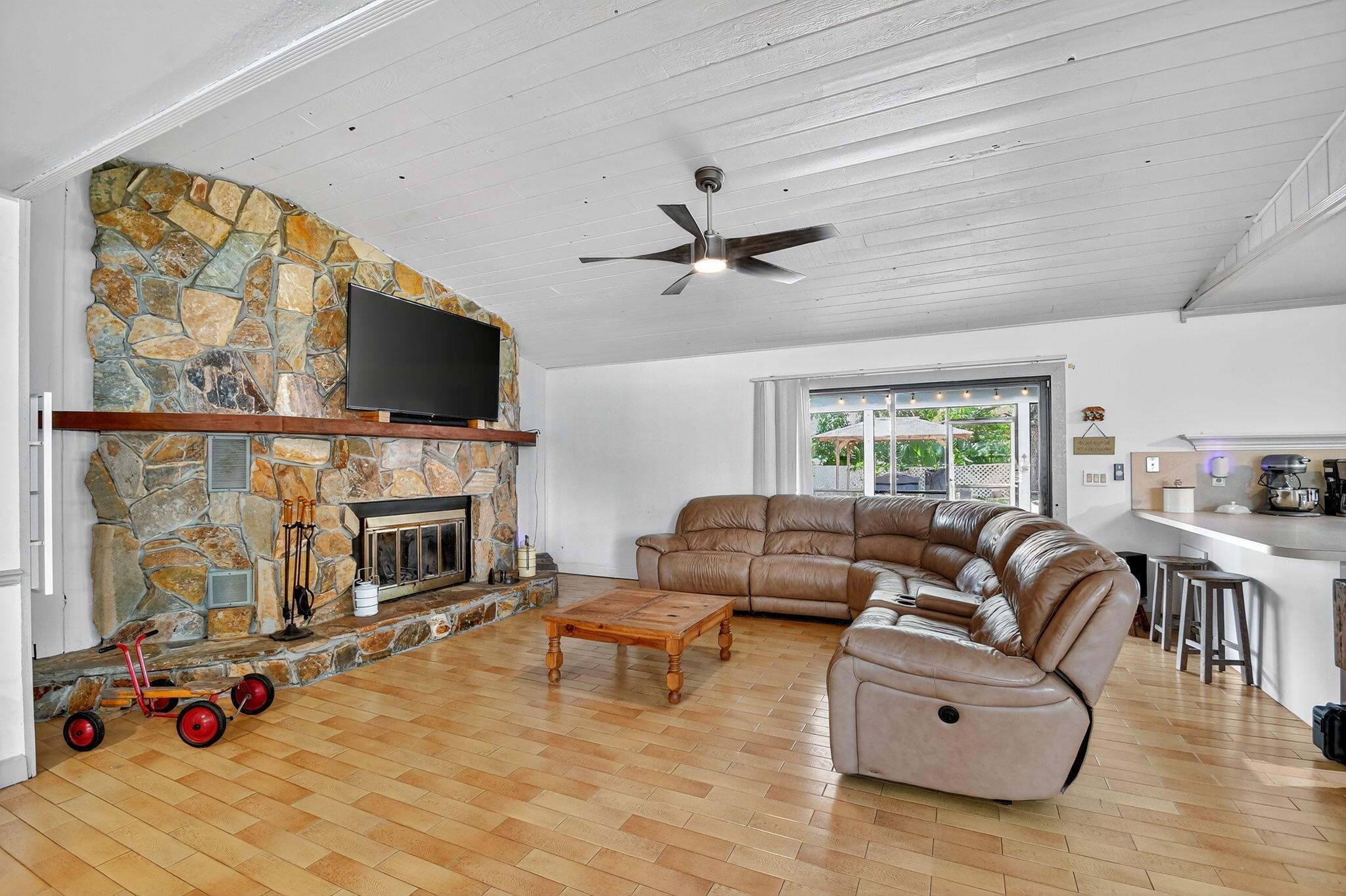 PALM BEACH RANCHETTES - Residential