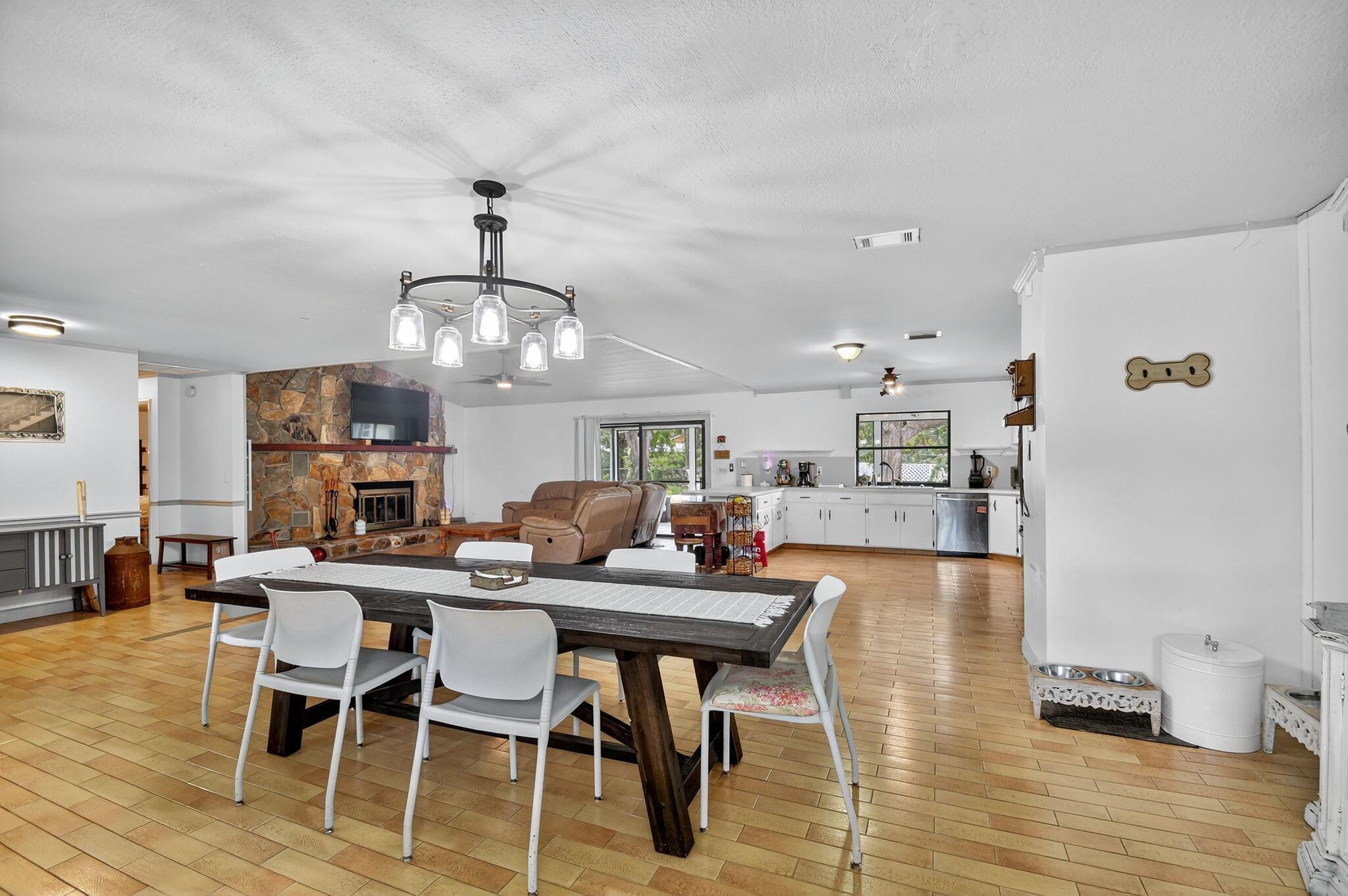 PALM BEACH RANCHETTES - Residential