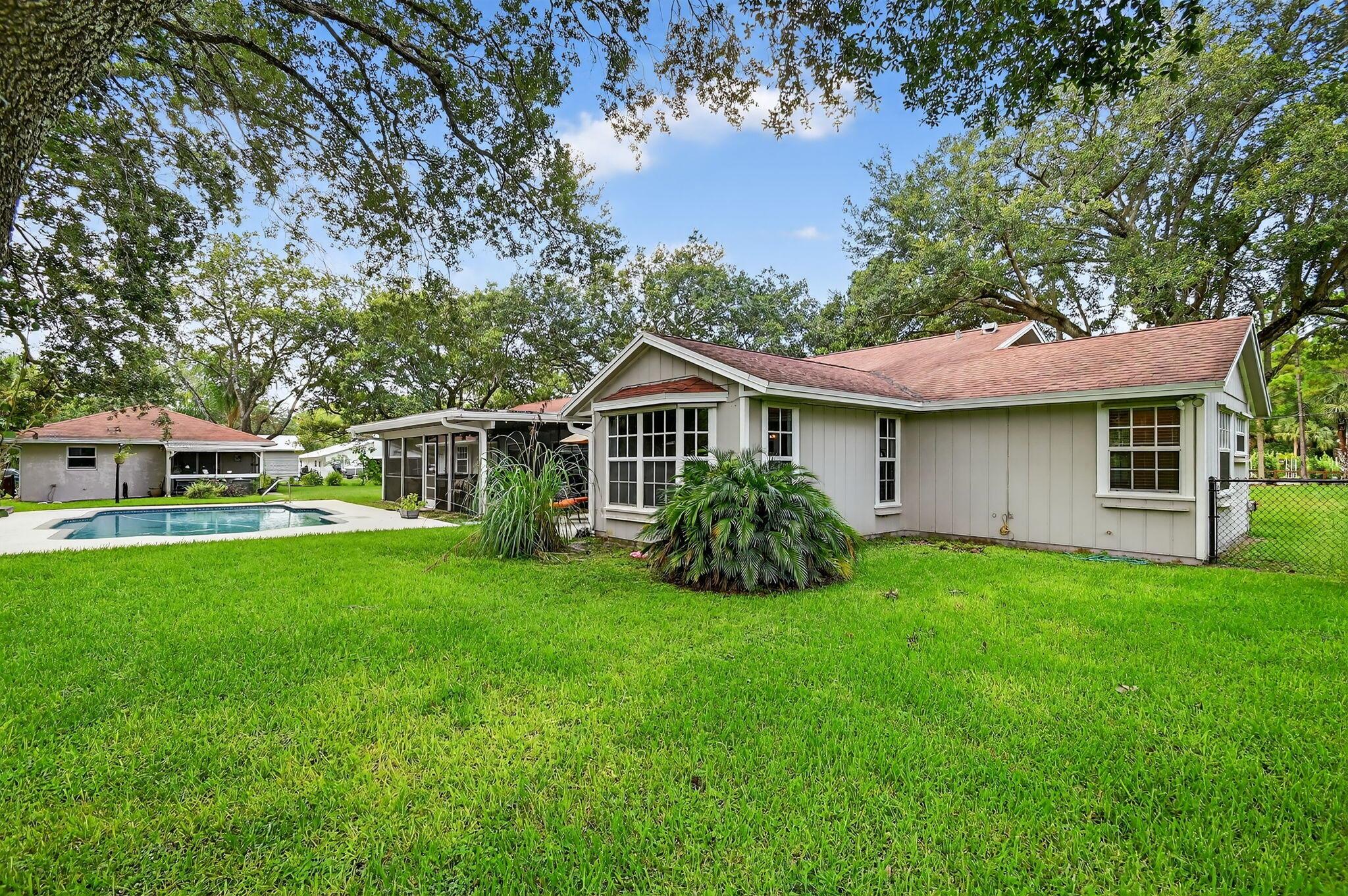 PALM BEACH RANCHETTES - Residential