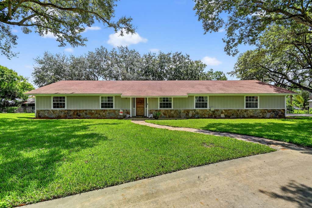 Photo of 3108 Custer Avenue, Lake Worth, FL 33467 (MLS # R11131922)
