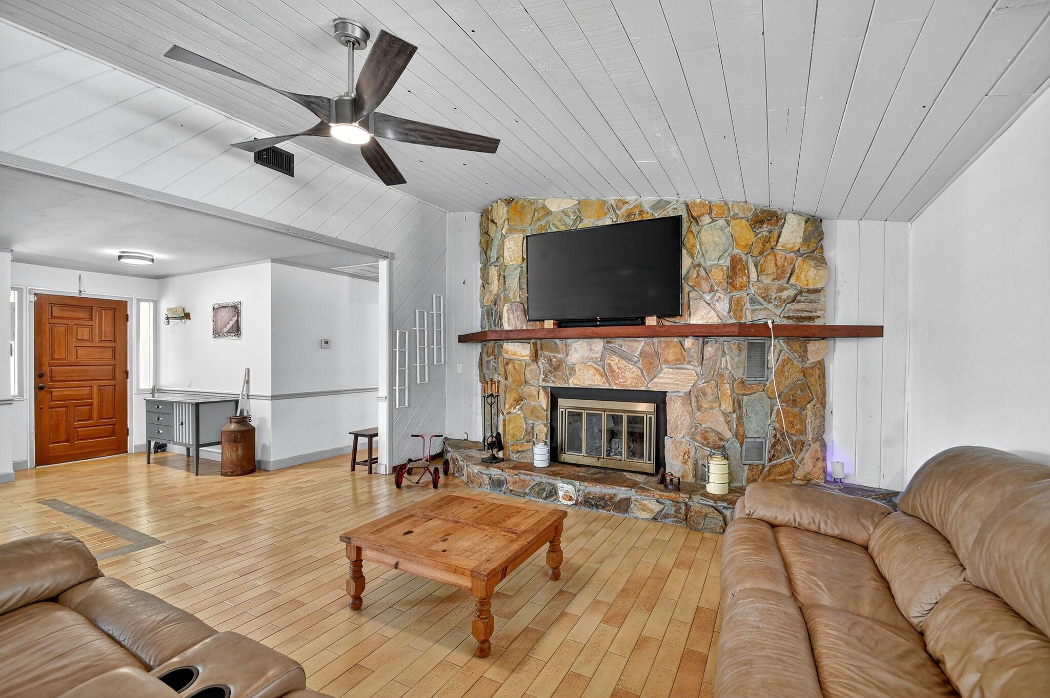 PALM BEACH RANCHETTES - Residential