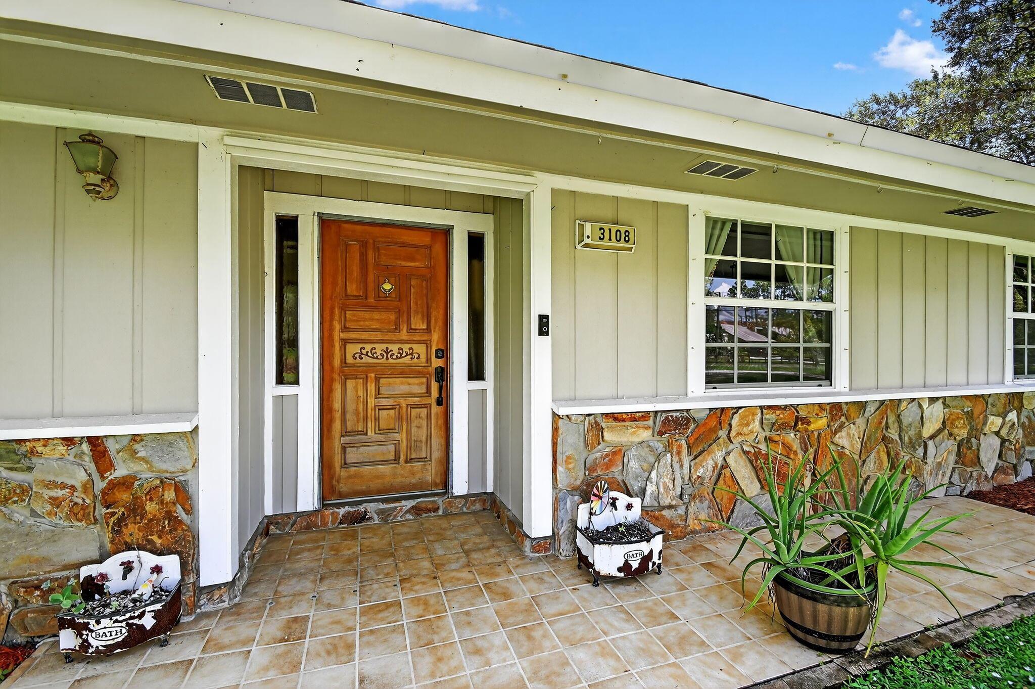 PALM BEACH RANCHETTES - Residential