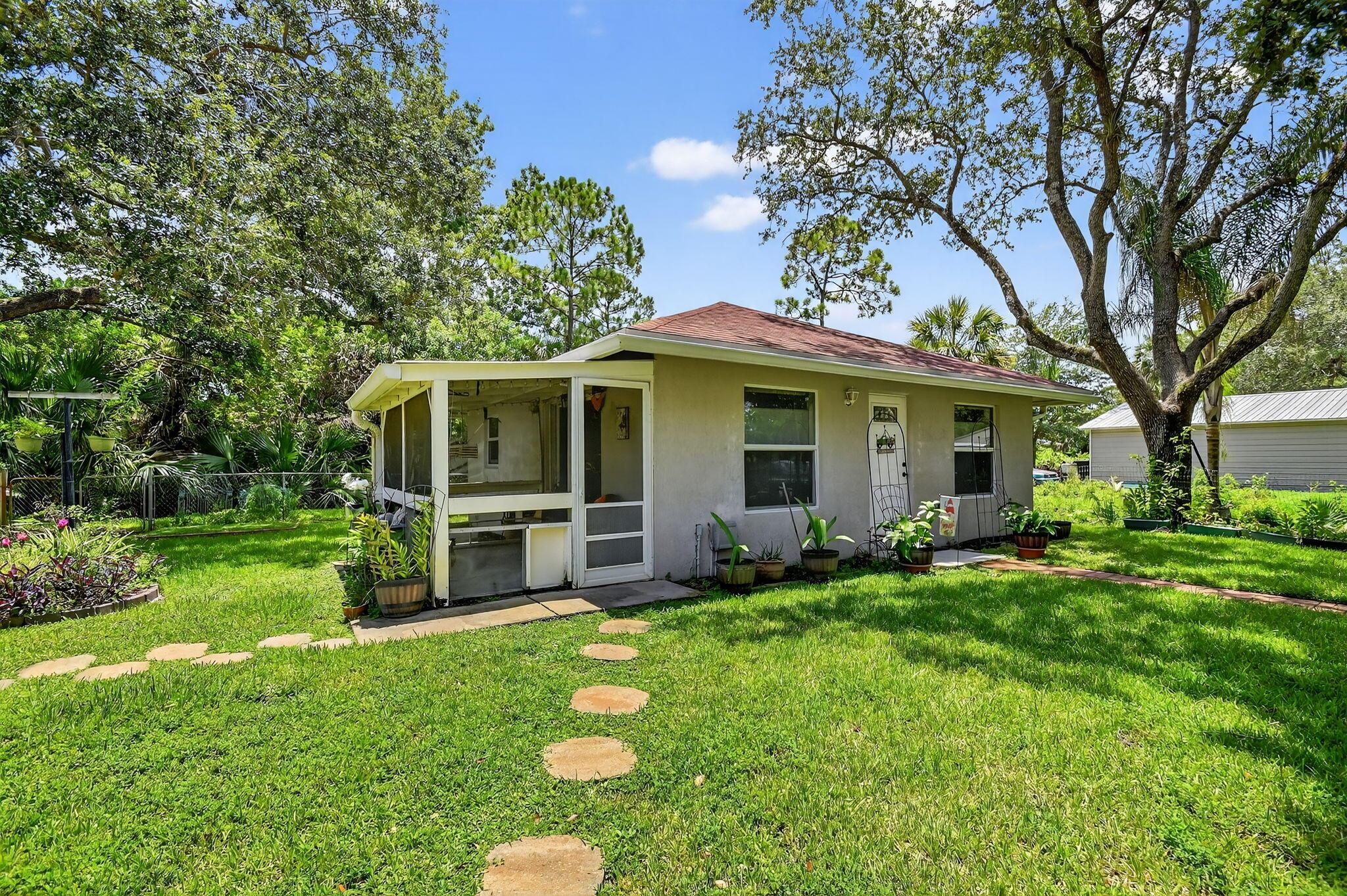 PALM BEACH RANCHETTES - Residential