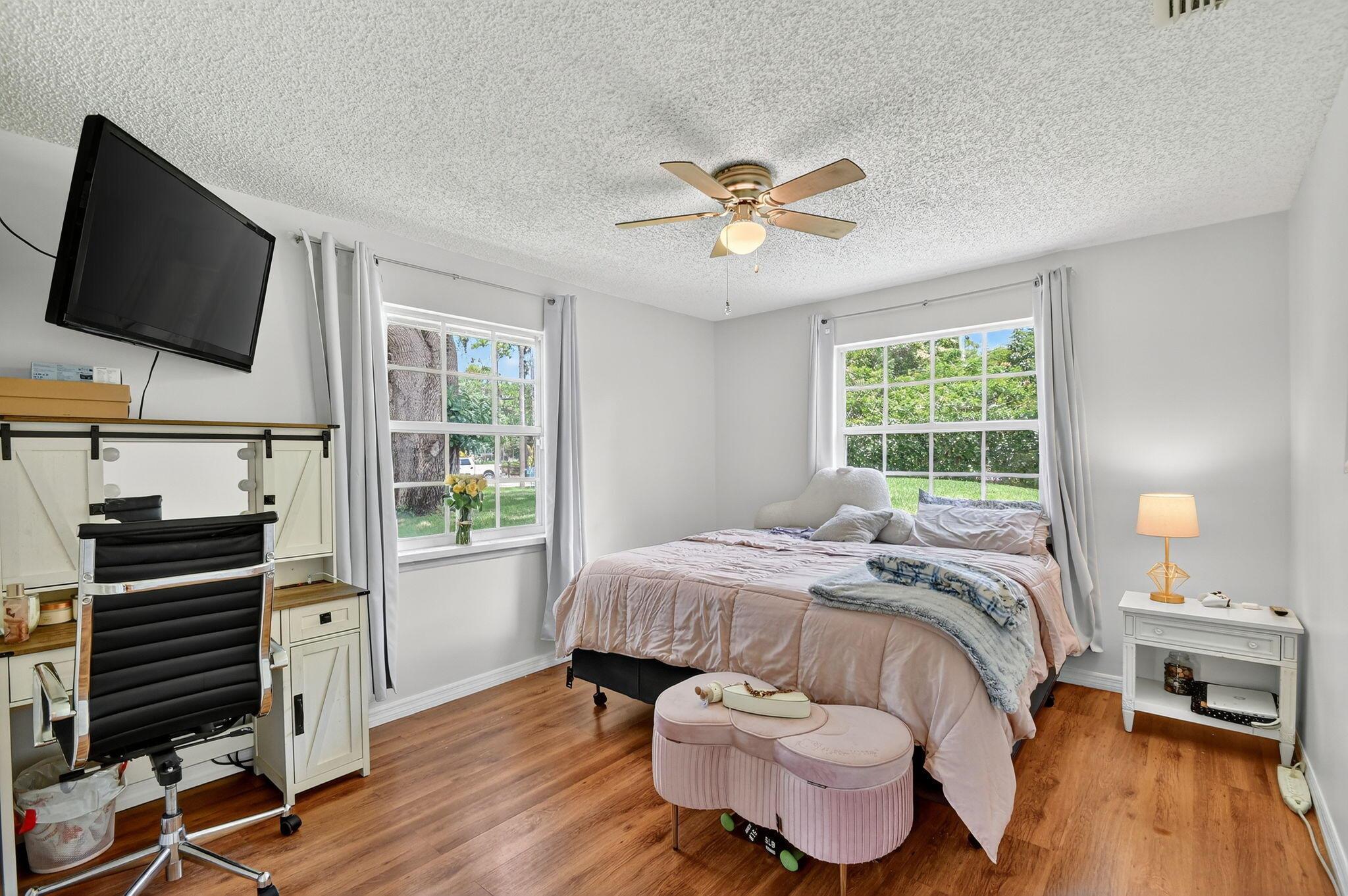 PALM BEACH RANCHETTES - Residential