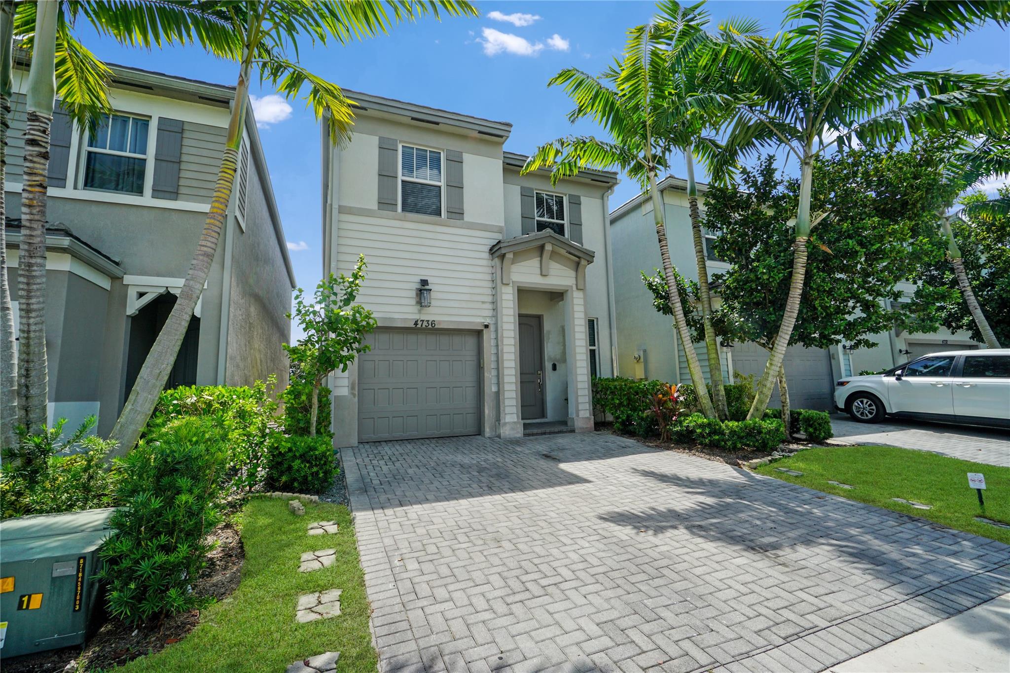 4736 NW 48th Ter