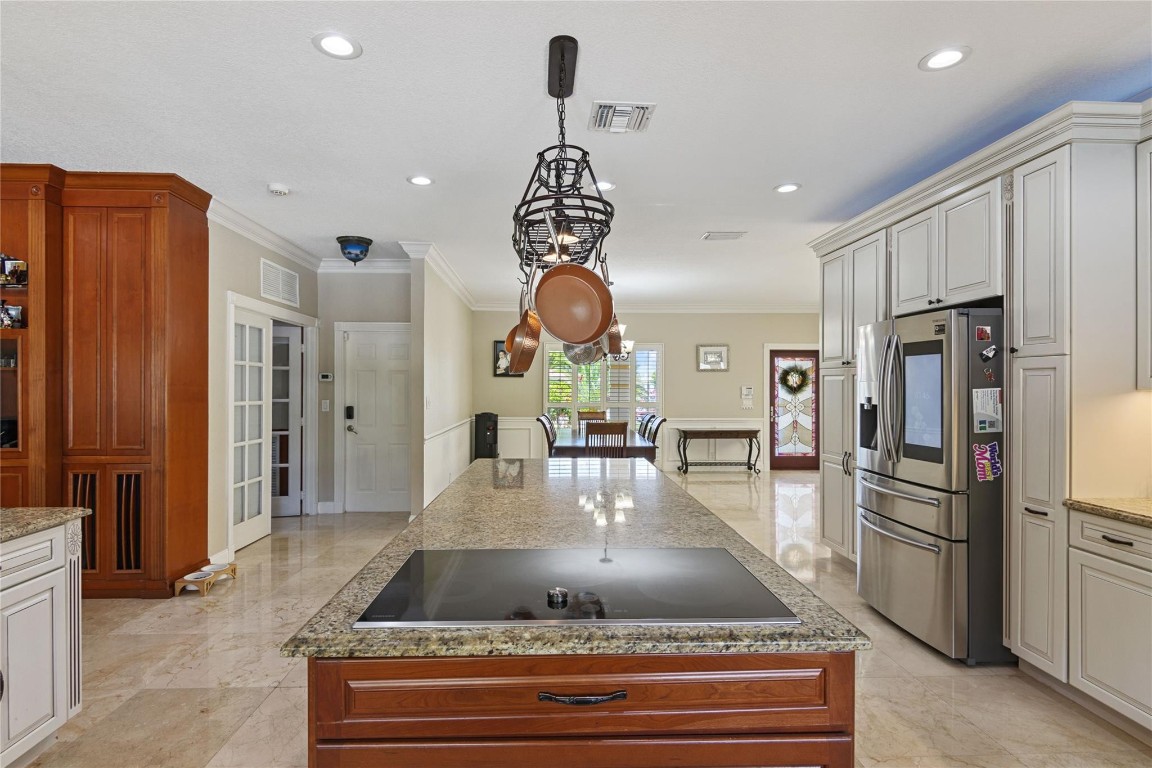 16686 Golfview Drive