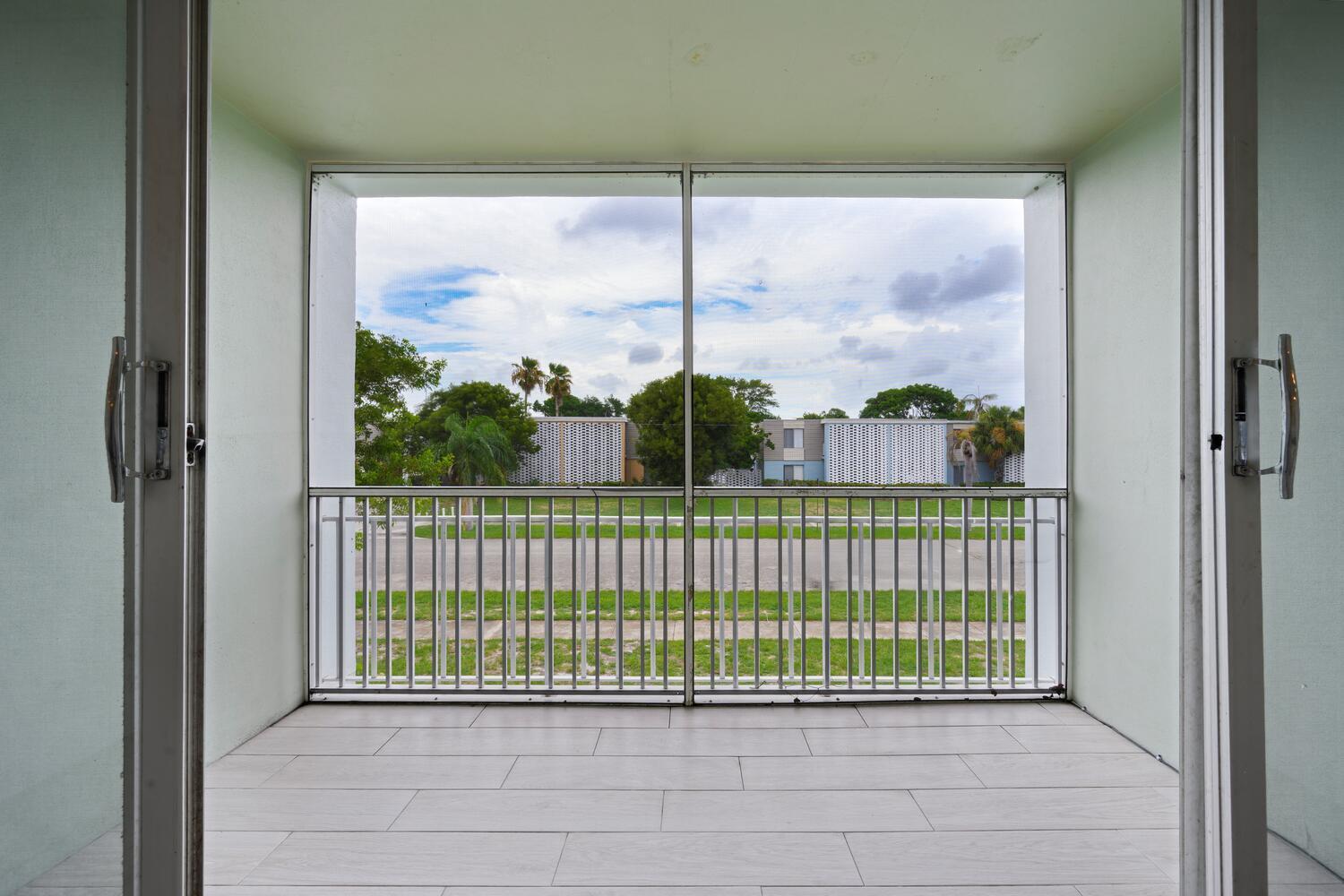 APARTMENTS AT TIMBERLAKE - Residential Lease