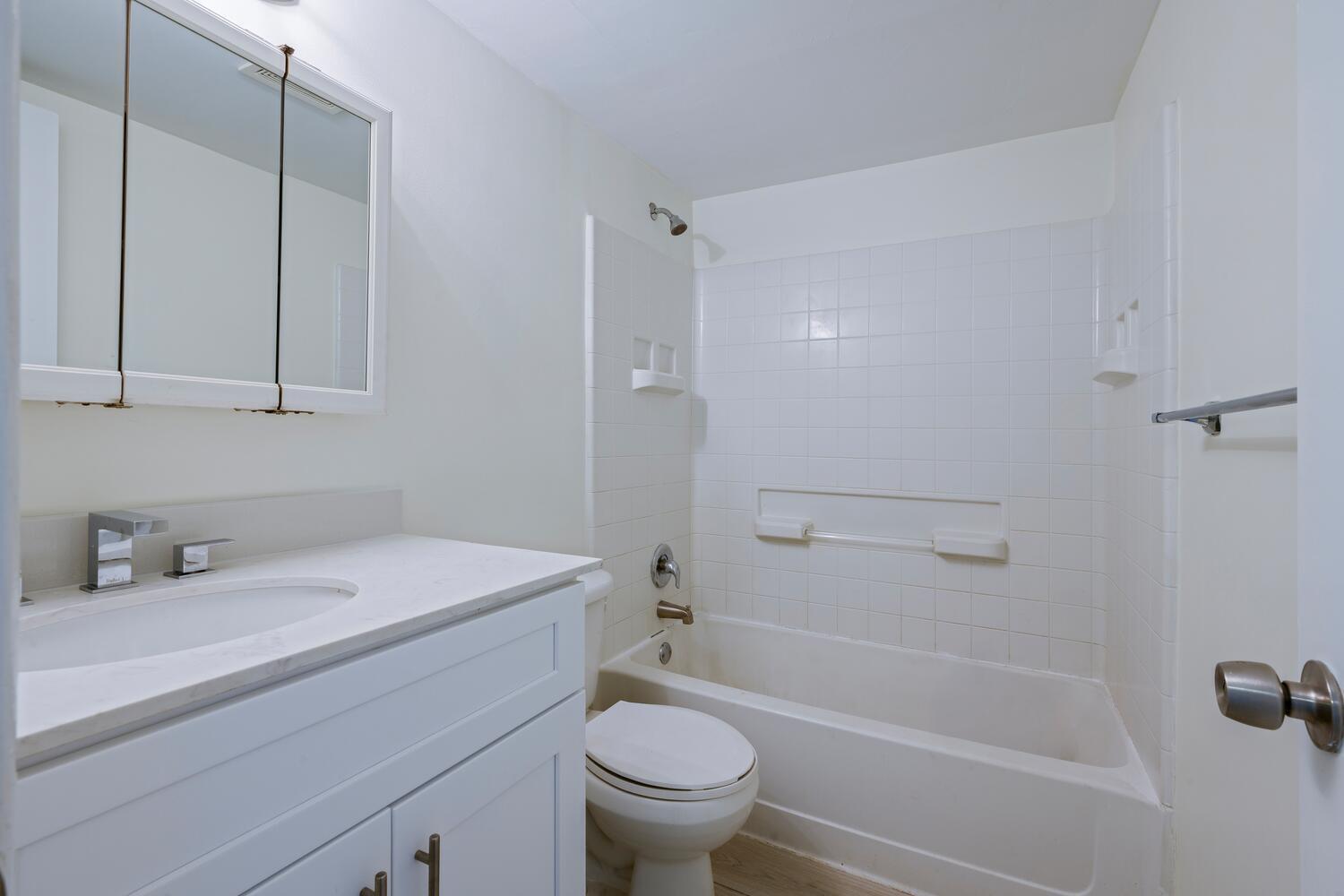 APARTMENTS AT TIMBERLAKE - Residential Lease