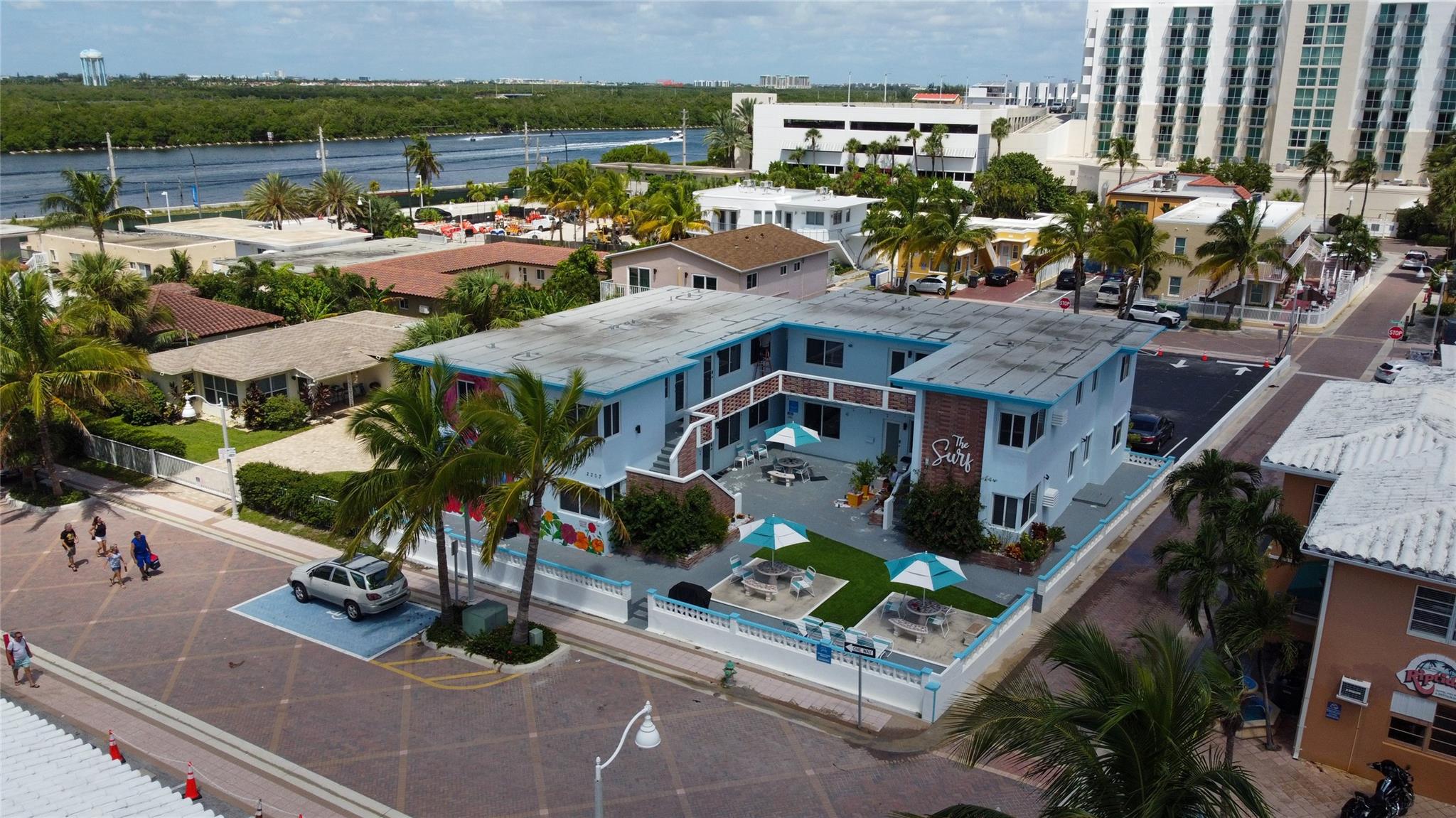 2307 N Surf Rd