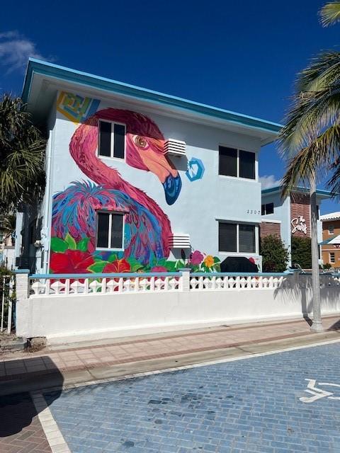 2307 N Surf Rd
