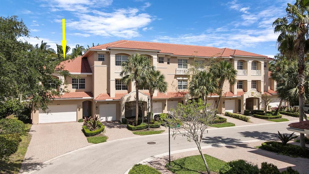 Photo of 4714 E Artesa Way, Palm Beach Gardens, FL 33418 (MLS # R10883103)