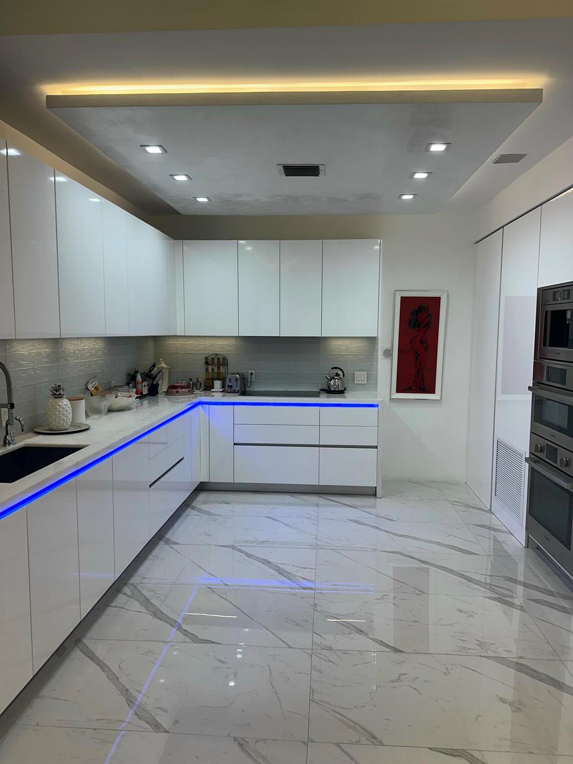 Spectacular 1BR in South Florida's Premier Country Club, Boca West CC. No expenses were spared with over 300k in renowned designer upgrades. Vaulted ceilings,custom lighting and fixtures, unmatched lake views and wraparound enclosed patio, imported porcelain, onyx and quartzite countertops, high end appliances, European cabinetry and built-ins. Enjoy 4 world class golf courses, gourmet dining in one of the 8 restaurants,tennis,pickleball, fitness and spa and so much more. For the buyer who wants the best of the best, look no further.