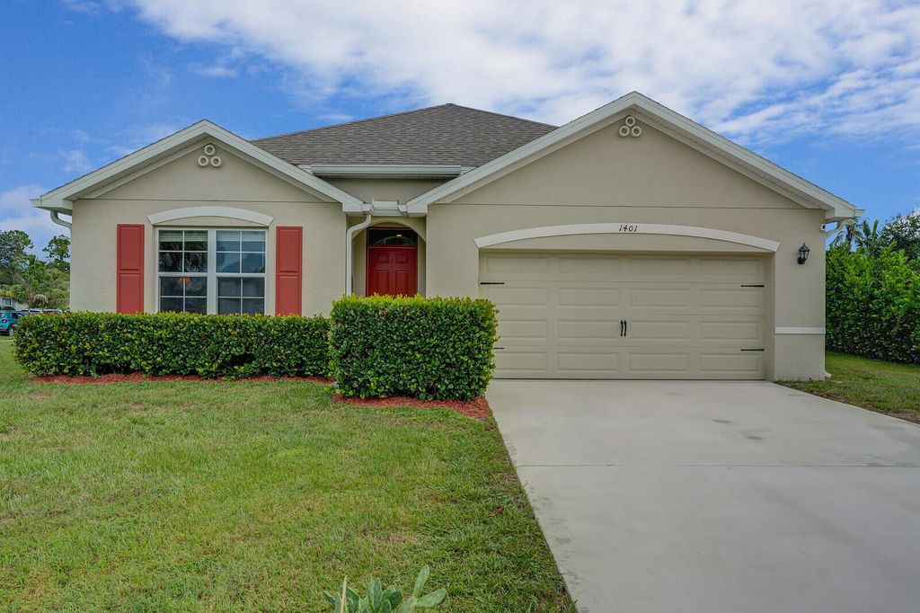 Photo of 1401 SE Portillo Road, Port Saint Lucie, FL 34952 (MLS # R11119368)