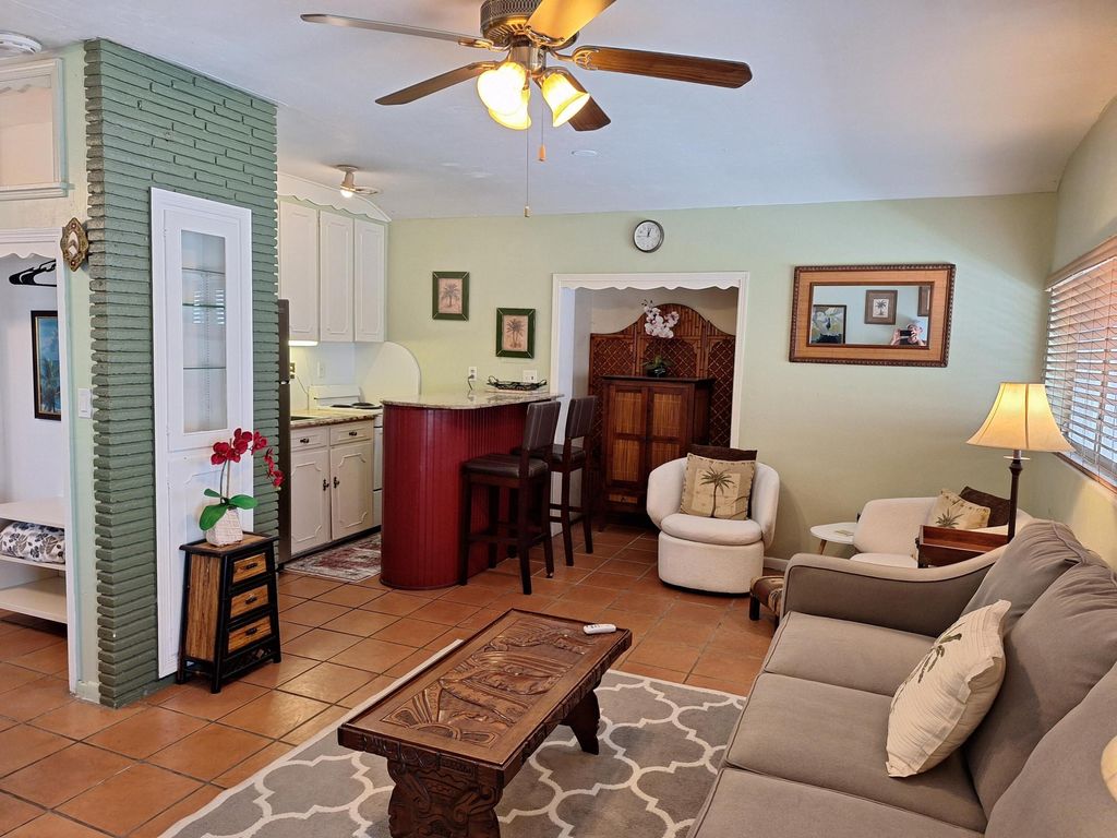 Photo of 721 N M Street, Lake Worth Beach, FL 33460 (MLS # B26015281)