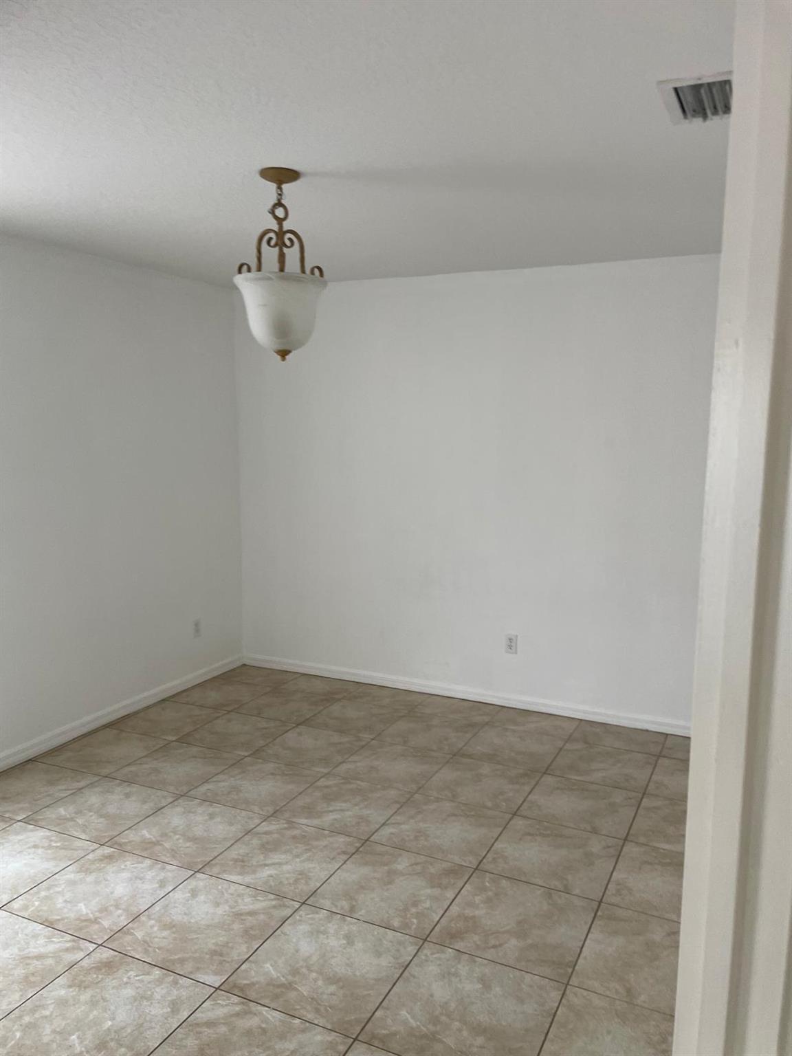 PORT ST LUCIE SECTION 28 - Residential Lease