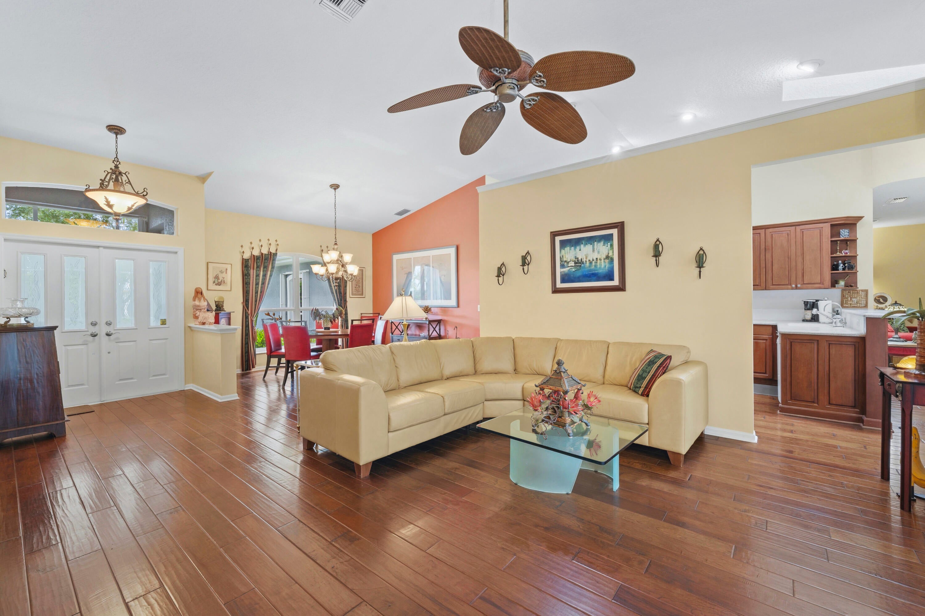 1925 SW AUTUMNWOOD Way
