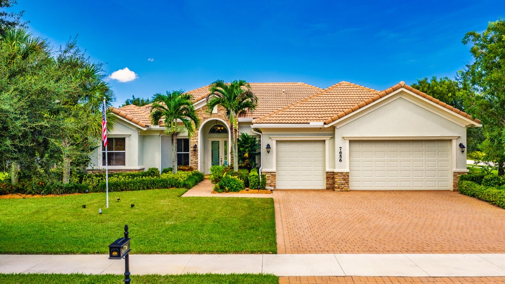 Photo of 7656 SE RAVISSANT Drive, Stuart, FL 34997 (MLS # B26077462)