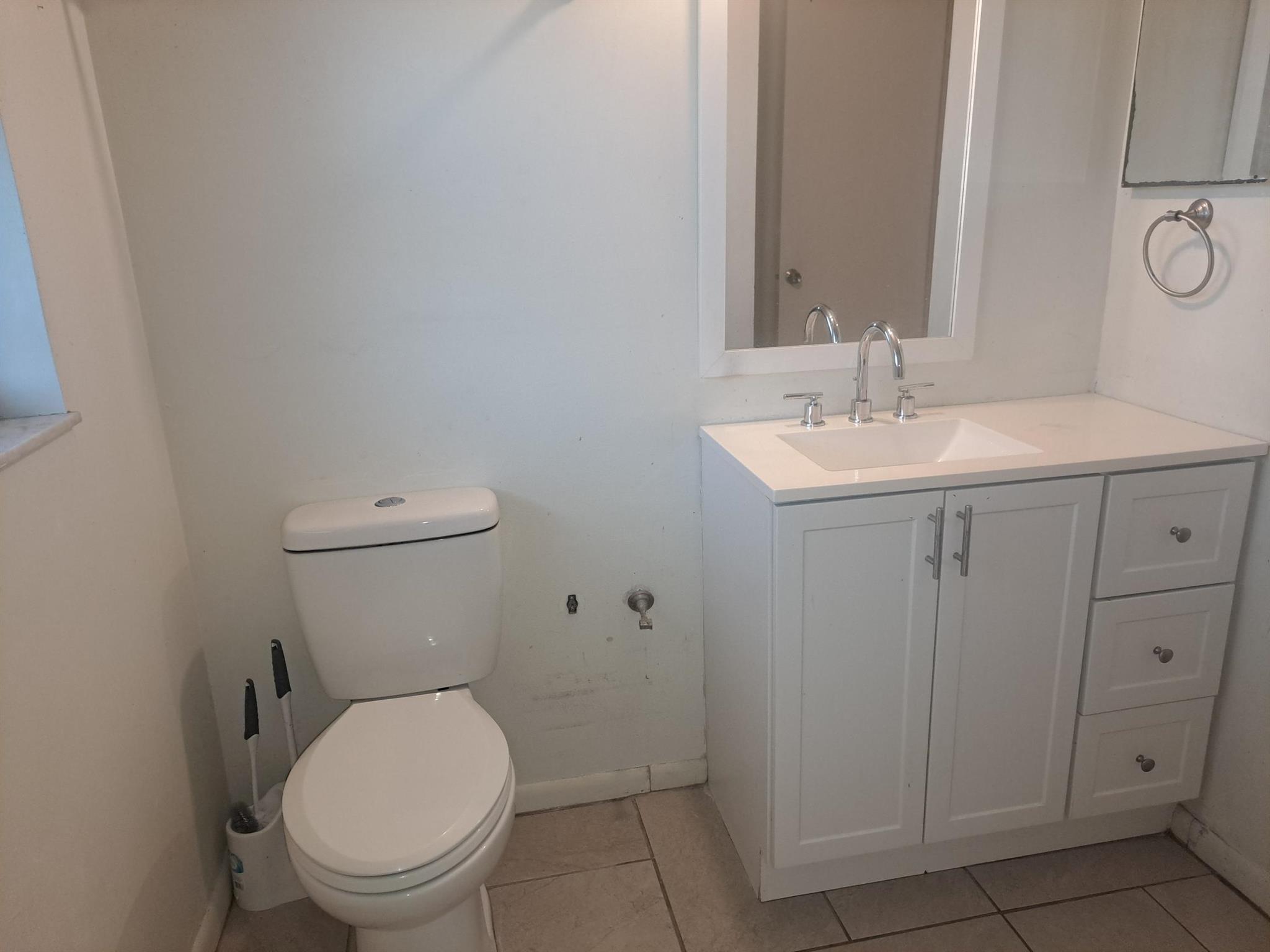 ISLAND HOUSE CONDOMINIUM - Residential Lease