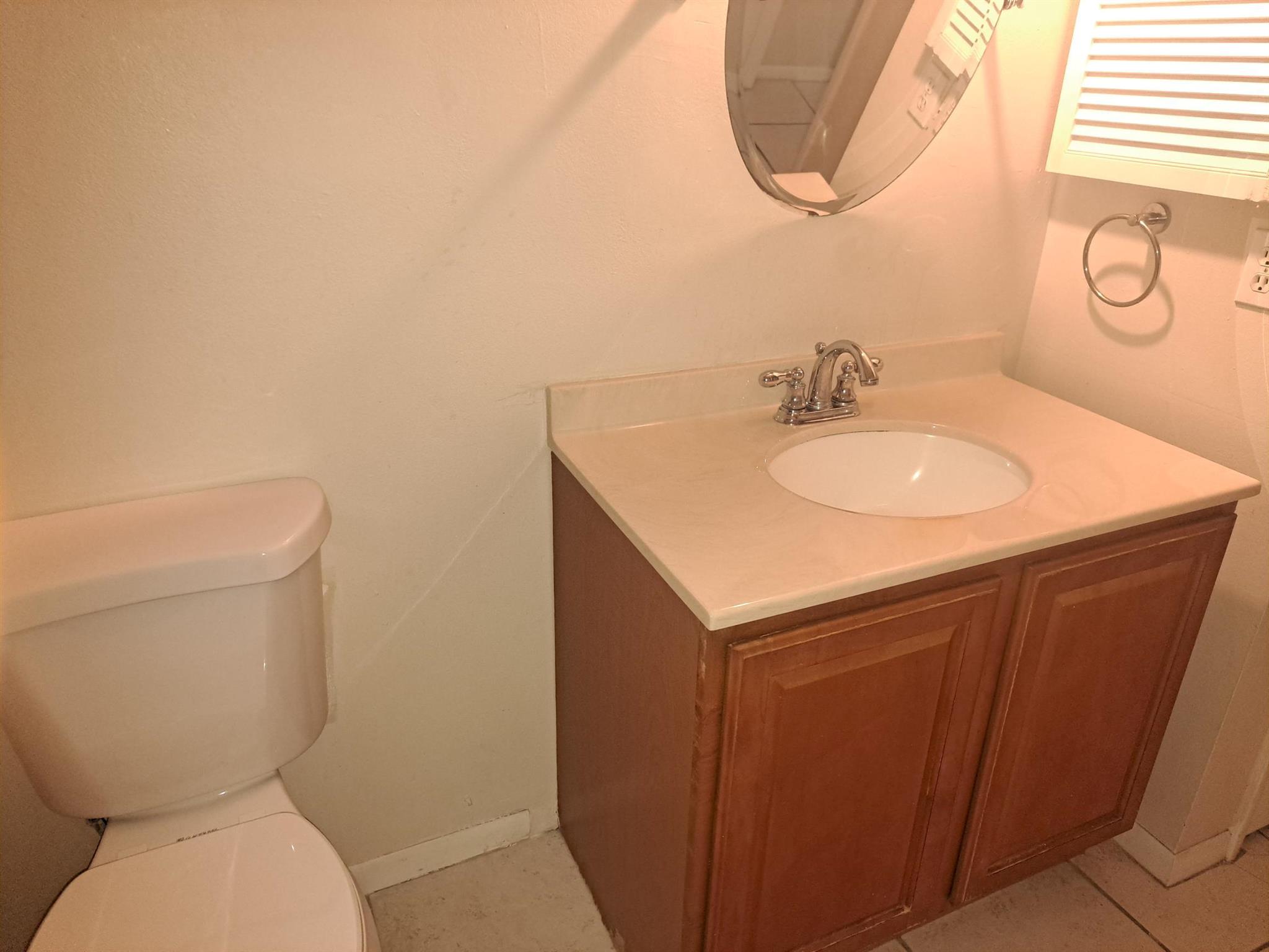 ISLAND HOUSE CONDOMINIUM - Residential Lease