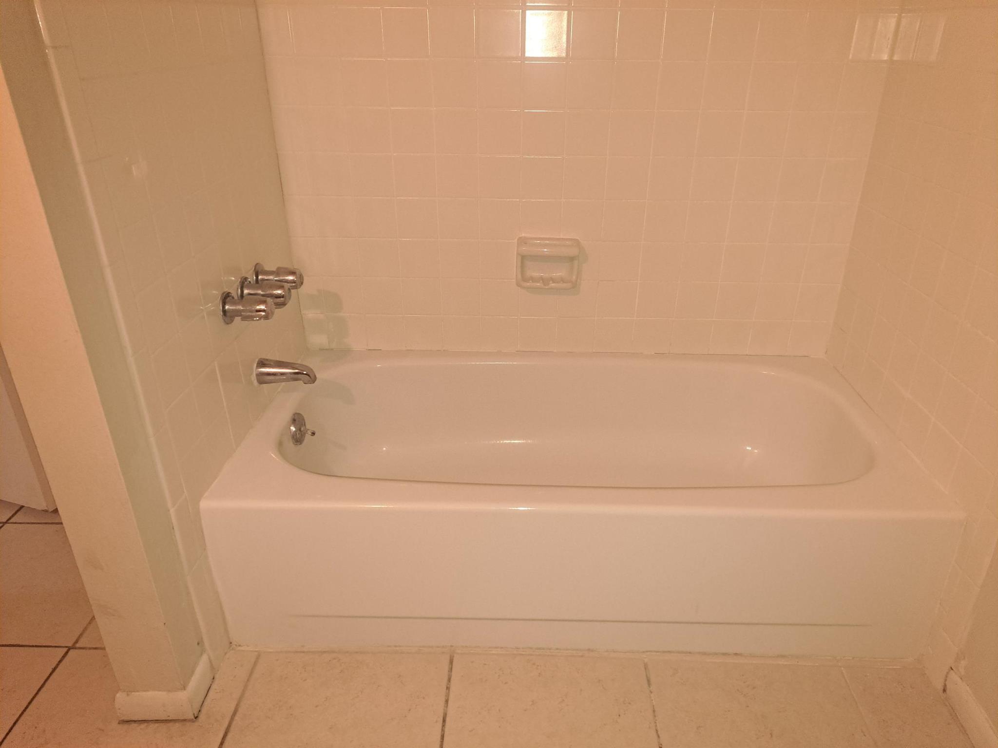 ISLAND HOUSE CONDOMINIUM - Residential Lease