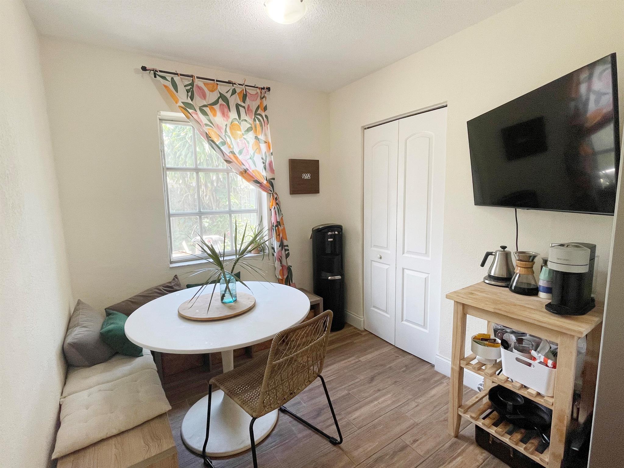 COUNTRY CLUB VILLAGE SEC B - Residential Lease