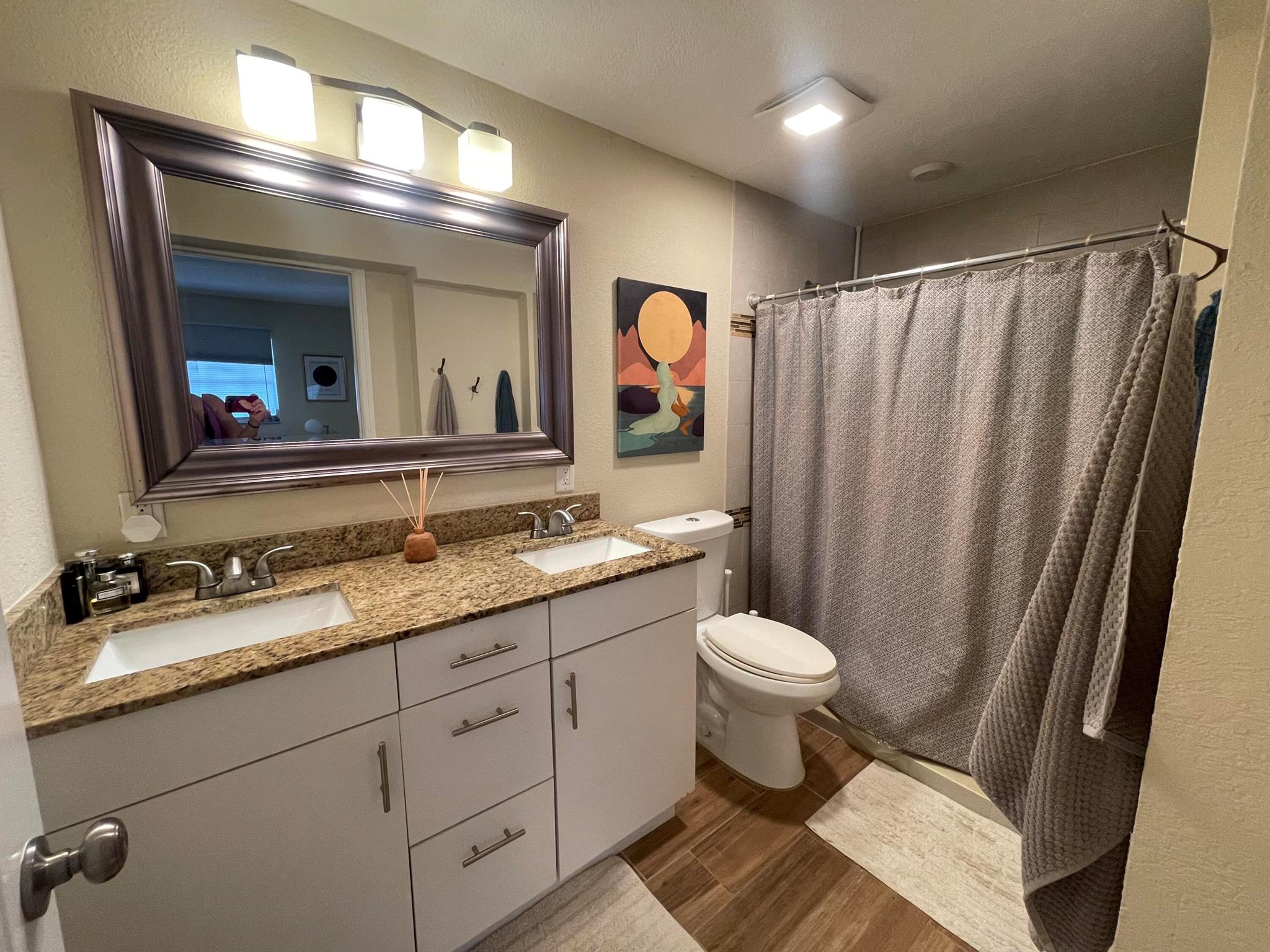 COUNTRY CLUB VILLAGE SEC B - Residential Lease