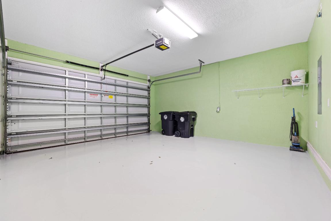 KINGDOM VILLAS - Residential Lease