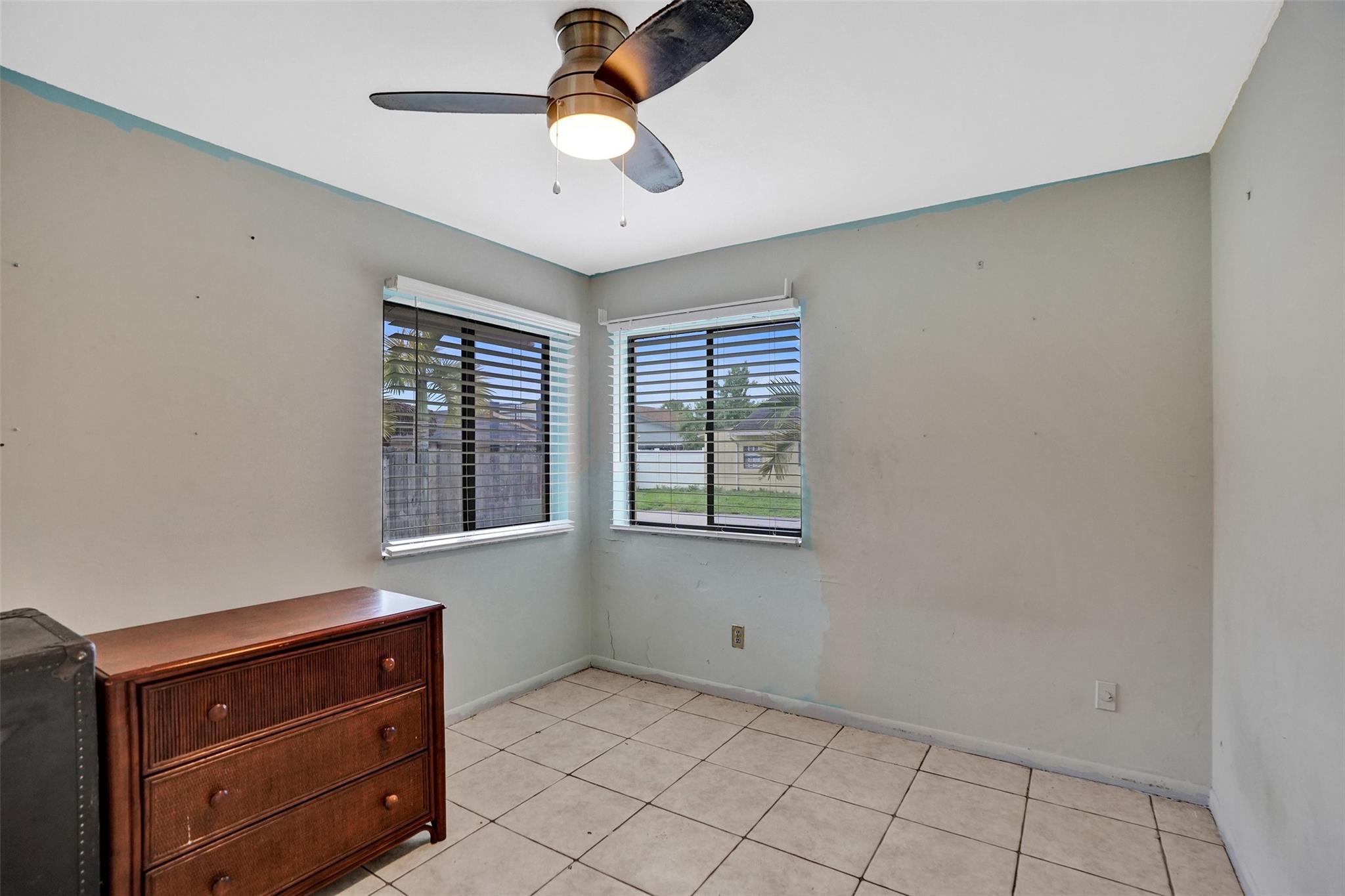 PEMBROKE LAKES SOUTH - Residential