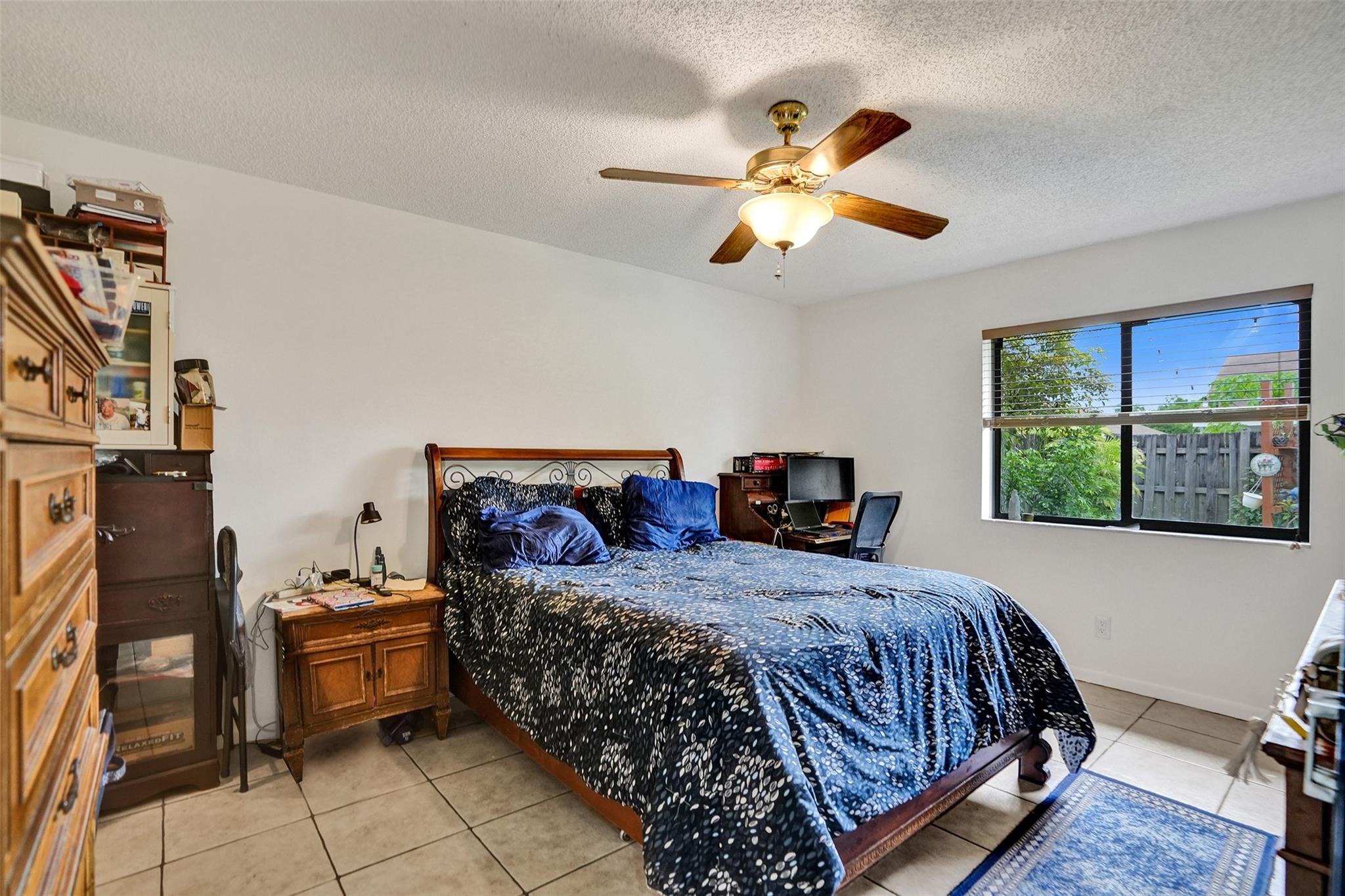 PEMBROKE LAKES SOUTH - Residential