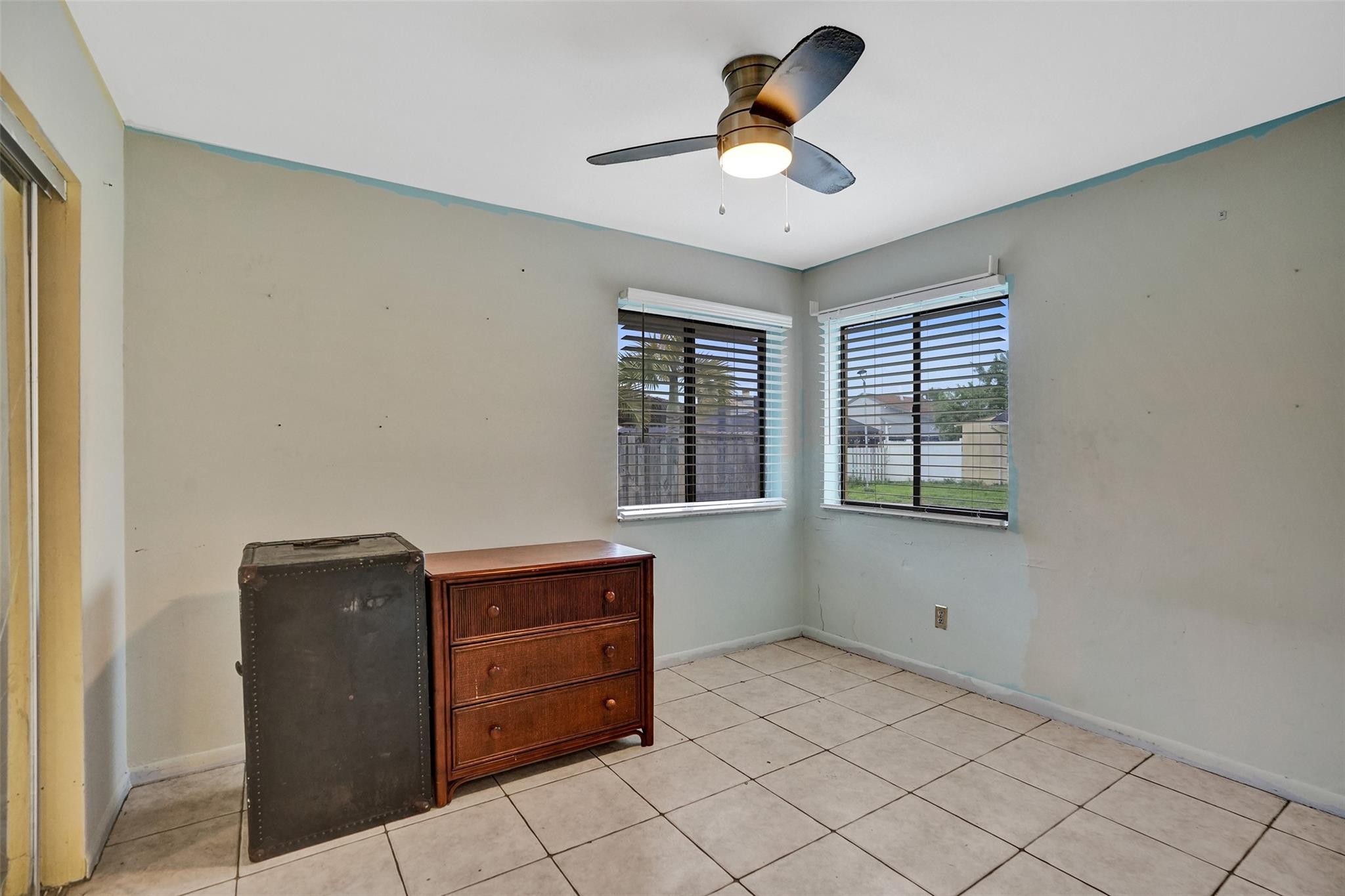 PEMBROKE LAKES SOUTH - Residential