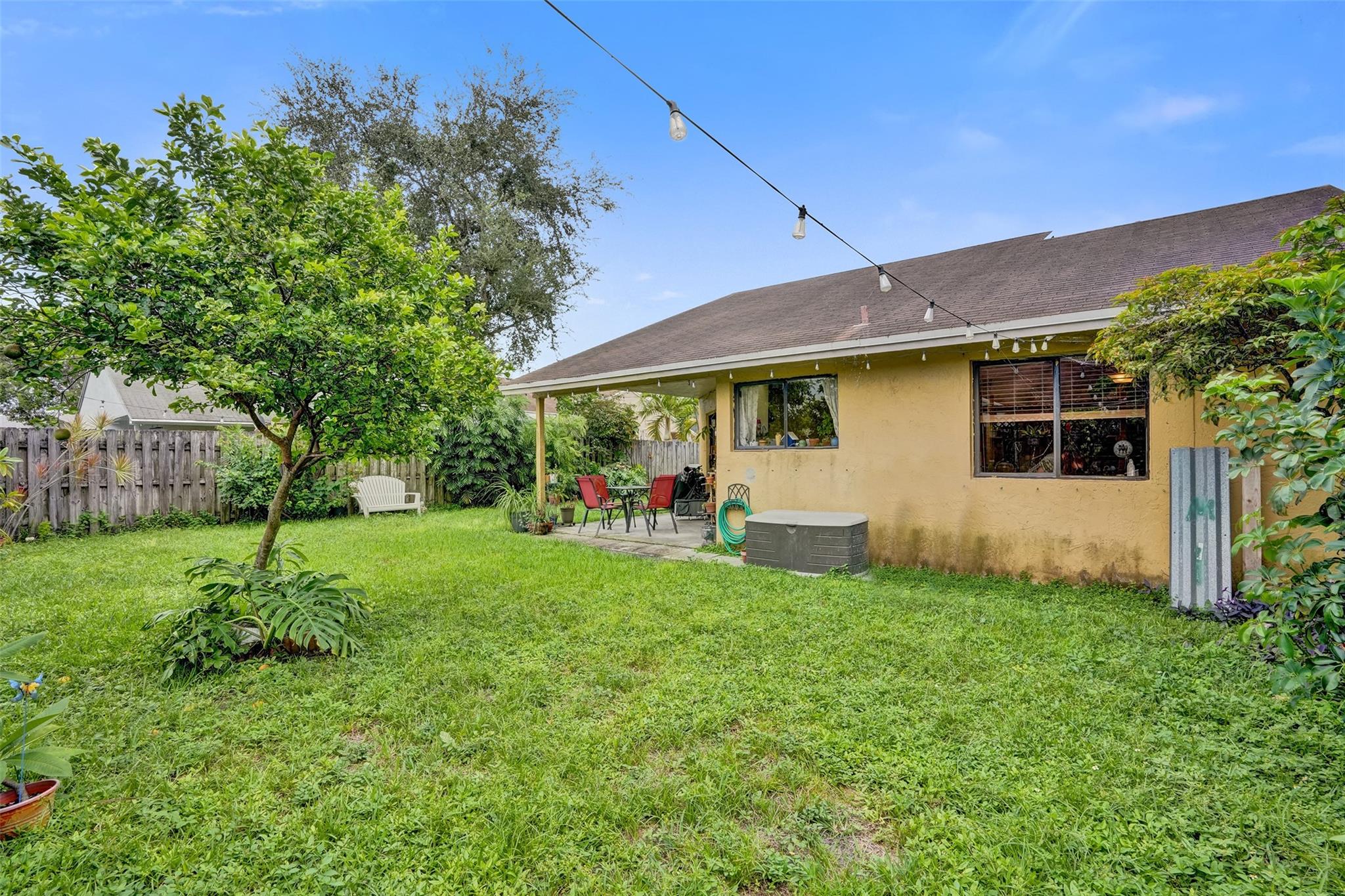 PEMBROKE LAKES SOUTH - Residential