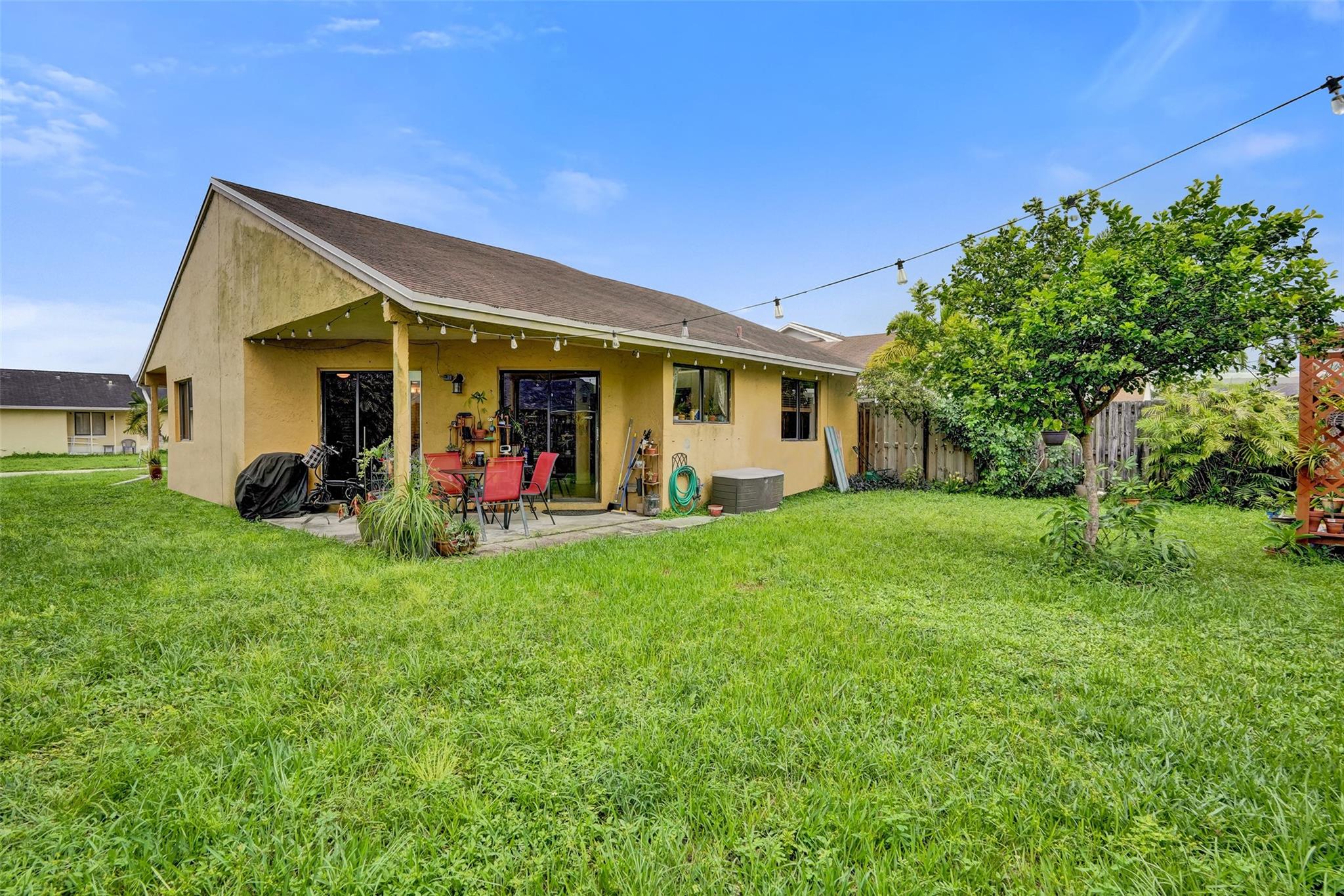 PEMBROKE LAKES SOUTH - Residential