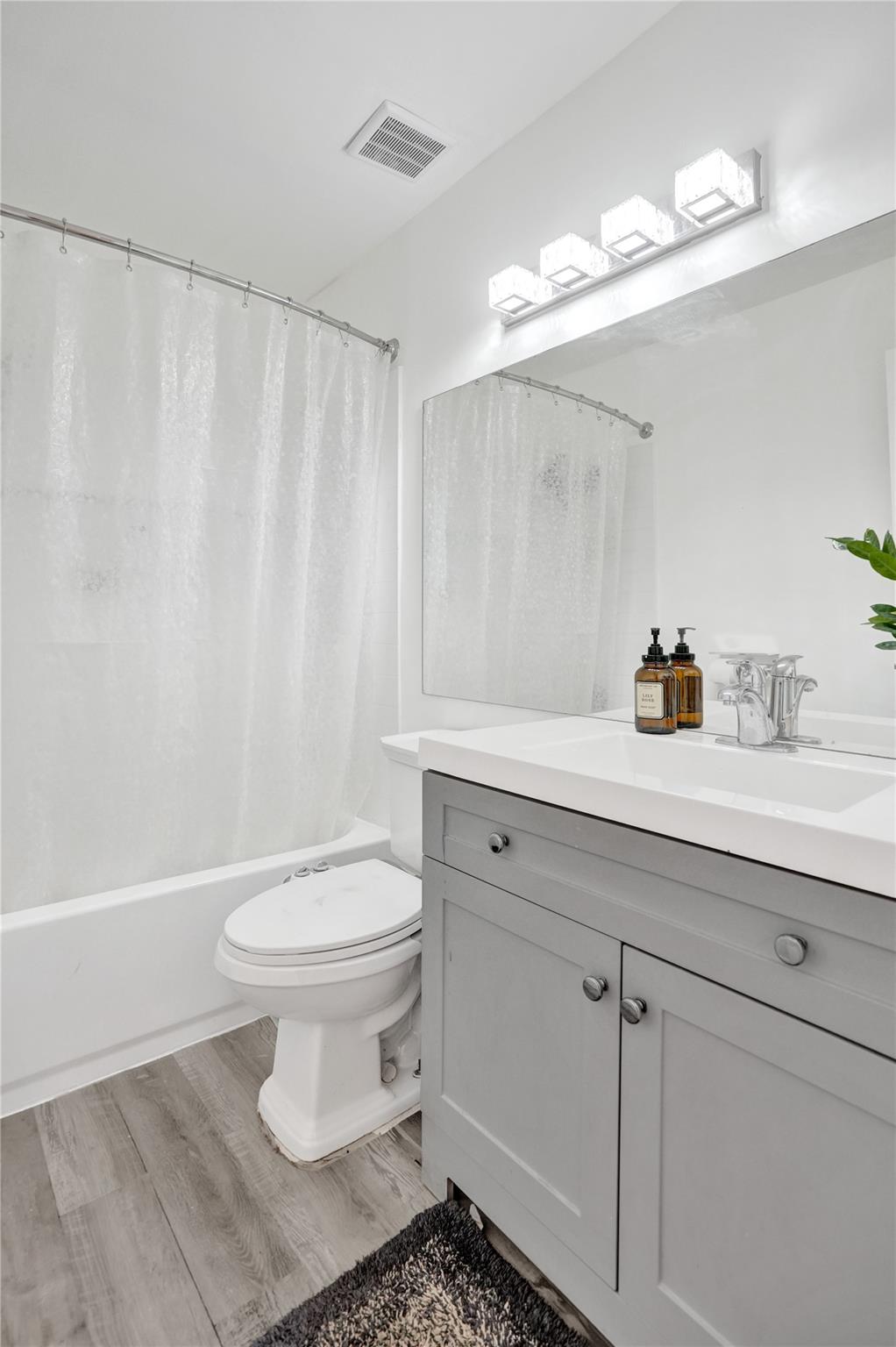 PEMBROKE LAKES SOUTH - Residential