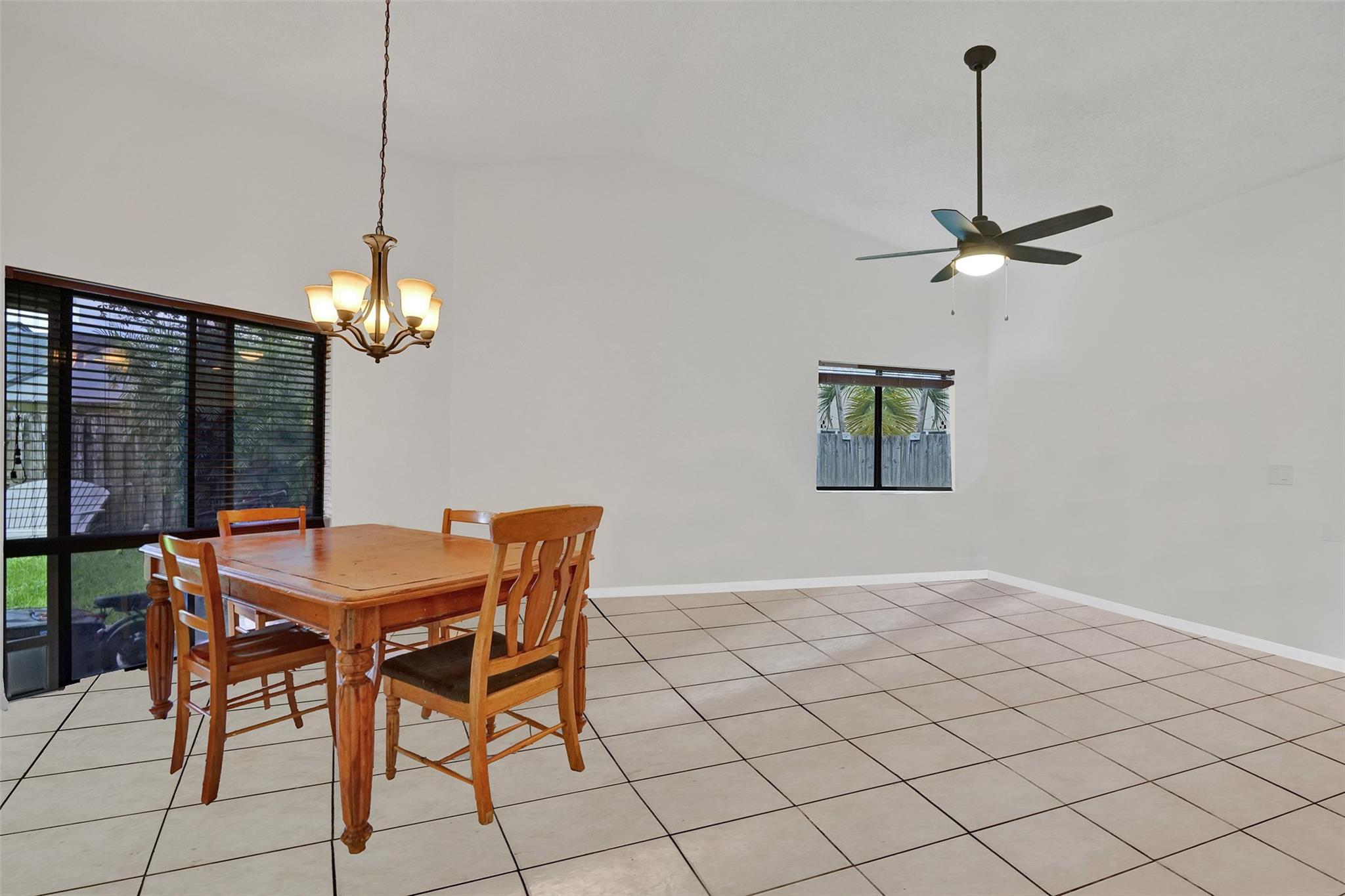 PEMBROKE LAKES SOUTH - Residential
